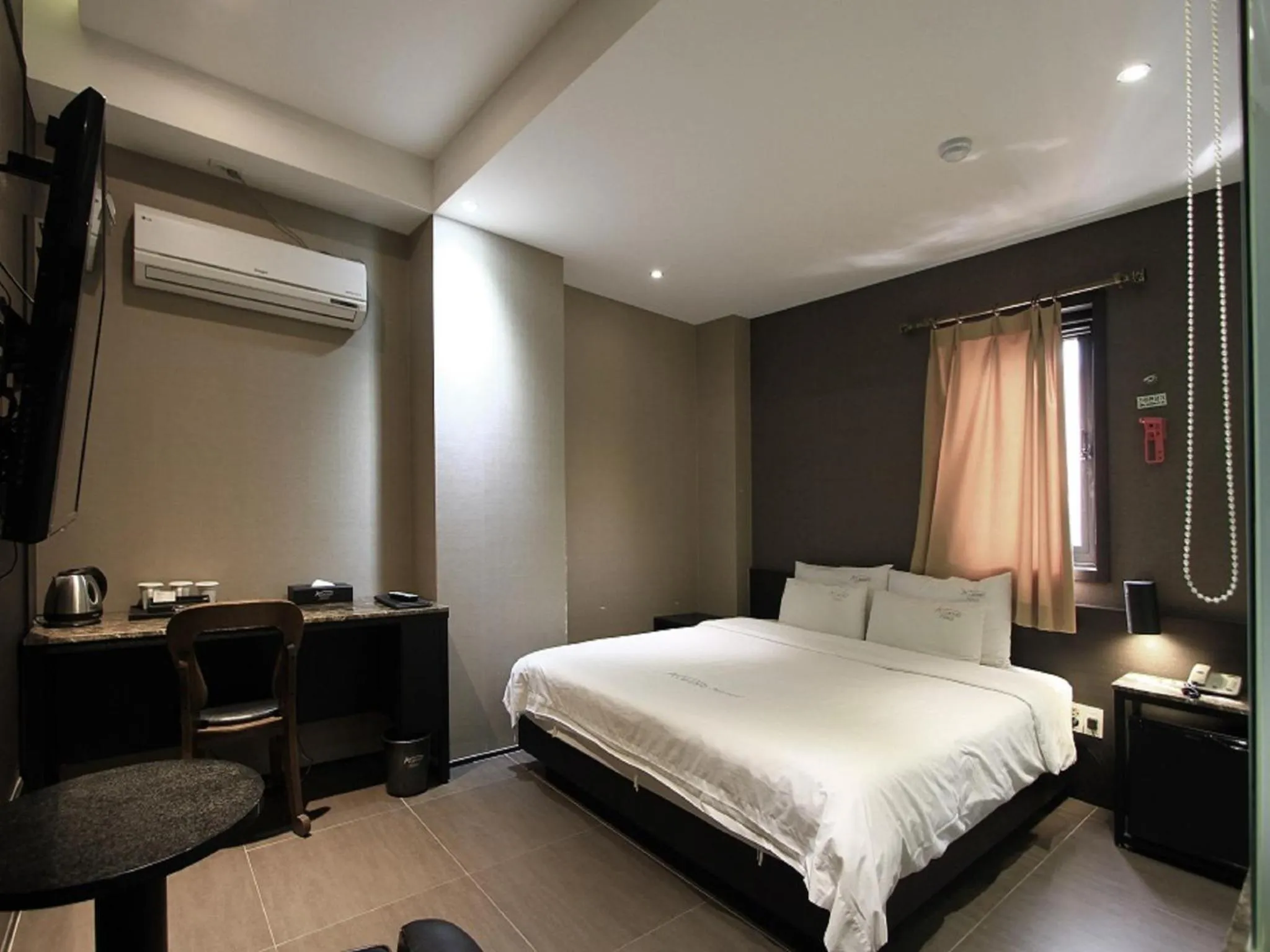 Photo of the whole room, Bed in Almond Hotel Busan Station