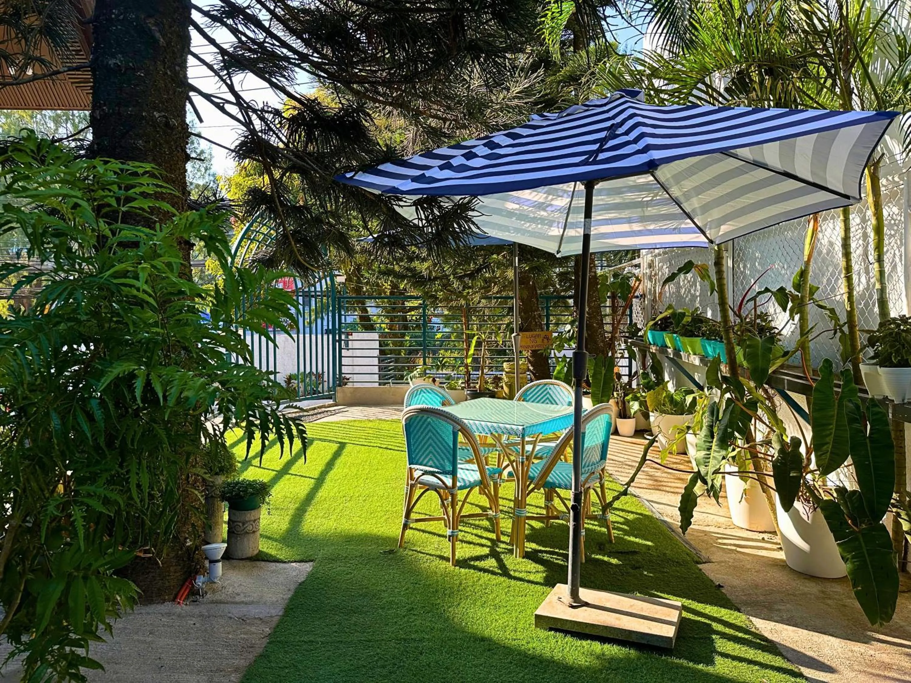 Restaurant/places to eat in Cabins by Eco Hotels