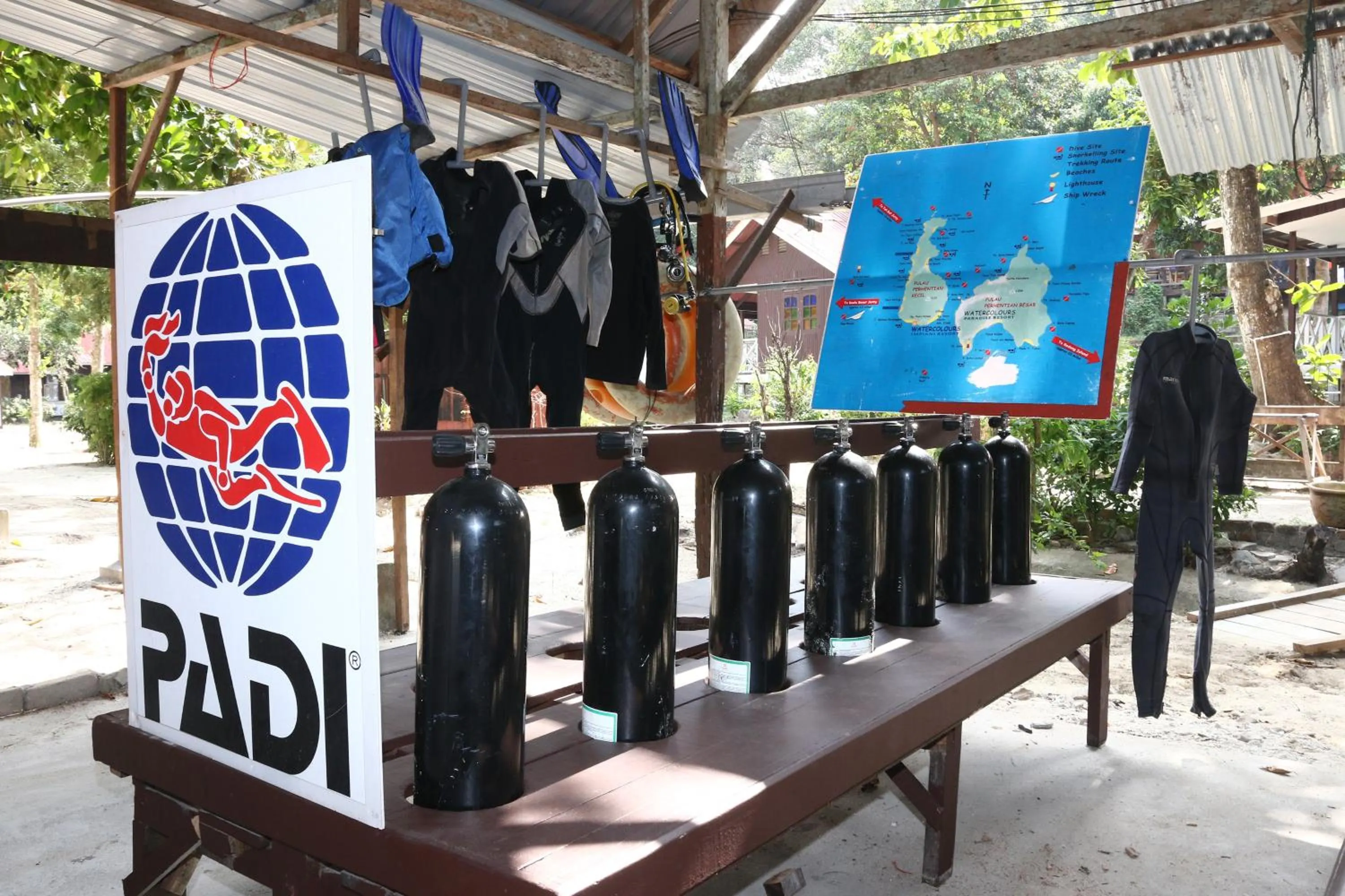 Diving in The Barat Perhentian