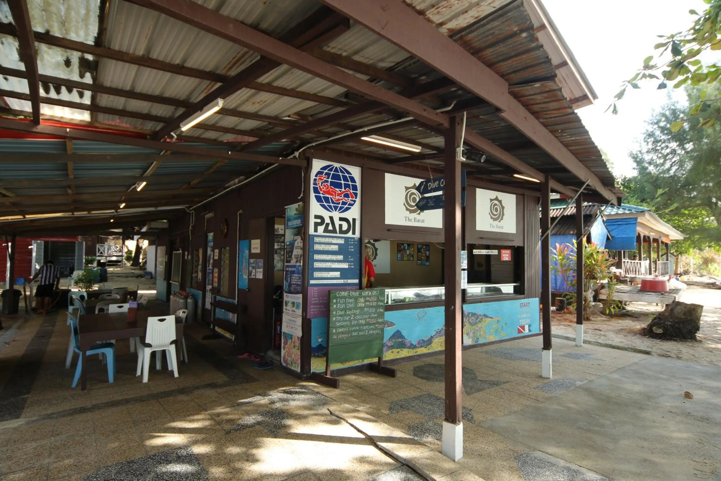 Diving in The Barat Perhentian