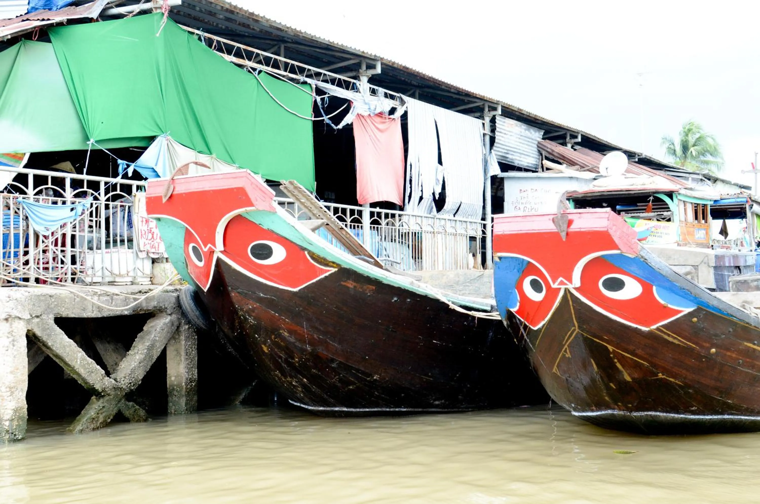 Day in The Durian Lodge at Mekong