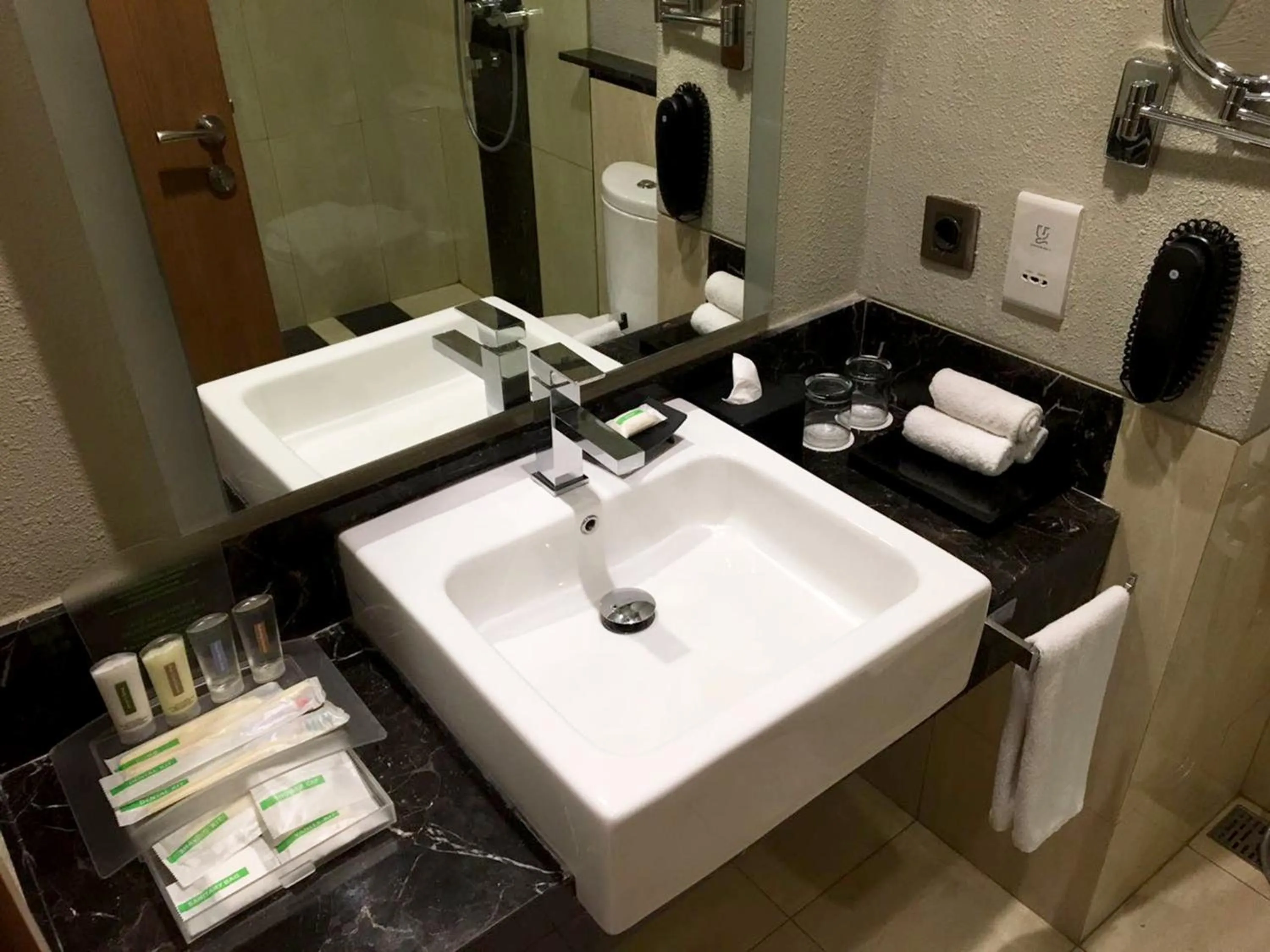 Bedroom in Holiday Inn Cikarang Jababeka by IHG