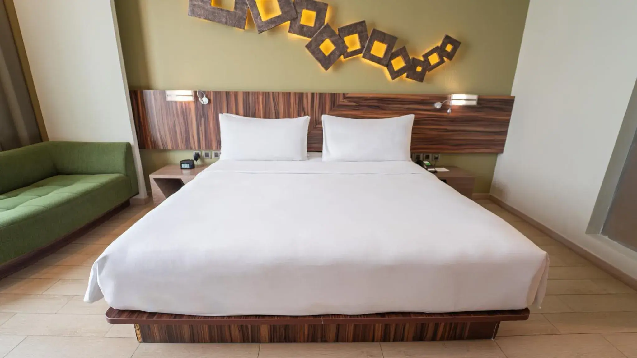 Standard King Room with Pool View in Holiday Inn Cikarang Jababeka by IHG Standard King Room with Pool View in Holiday Inn Cikarang Jababeka by IHG