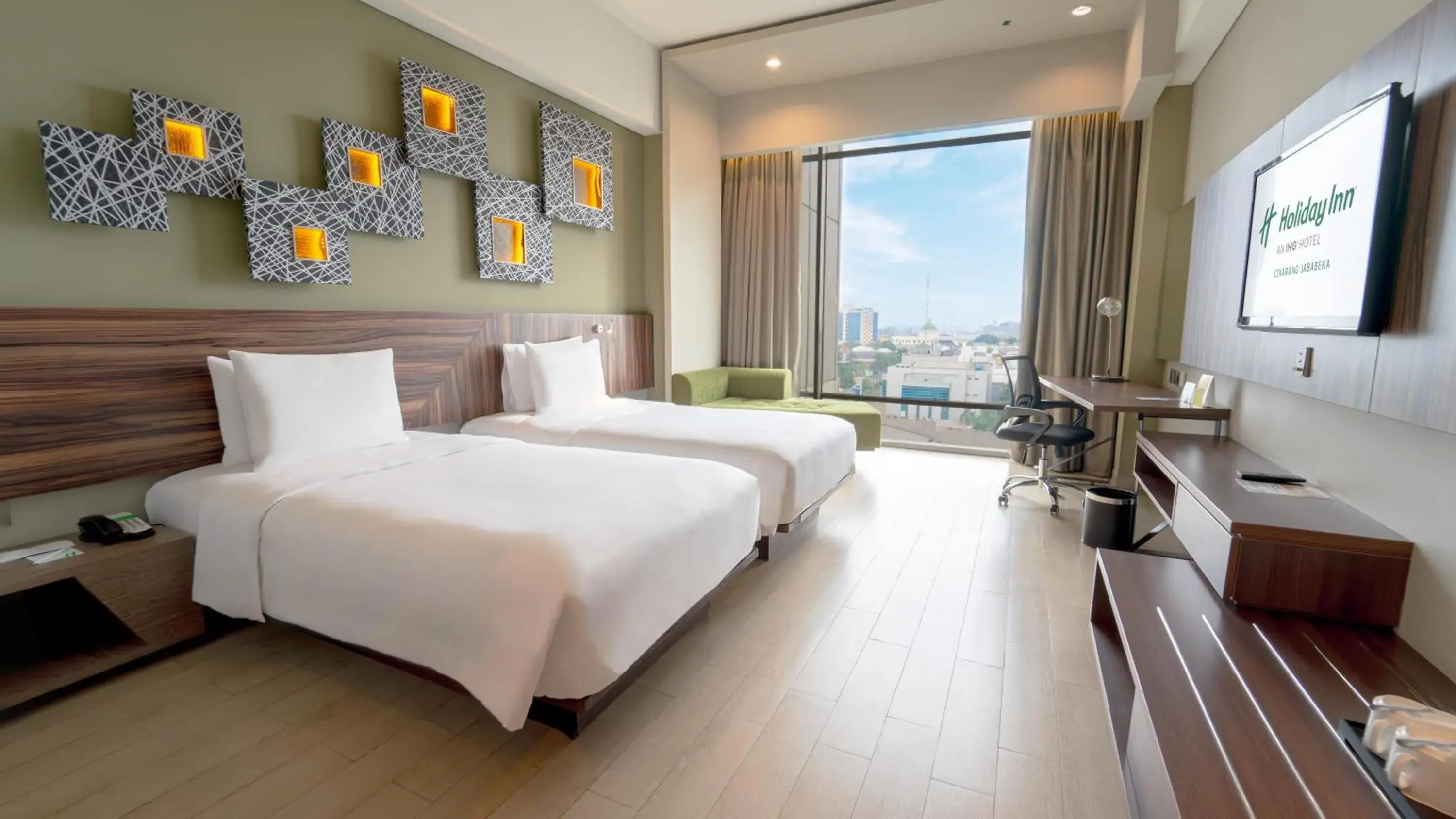 Twin Room - Smoking in Holiday Inn Cikarang Jababeka by IHG Twin Room - Smoking in Holiday Inn Cikarang Jababeka by IHG