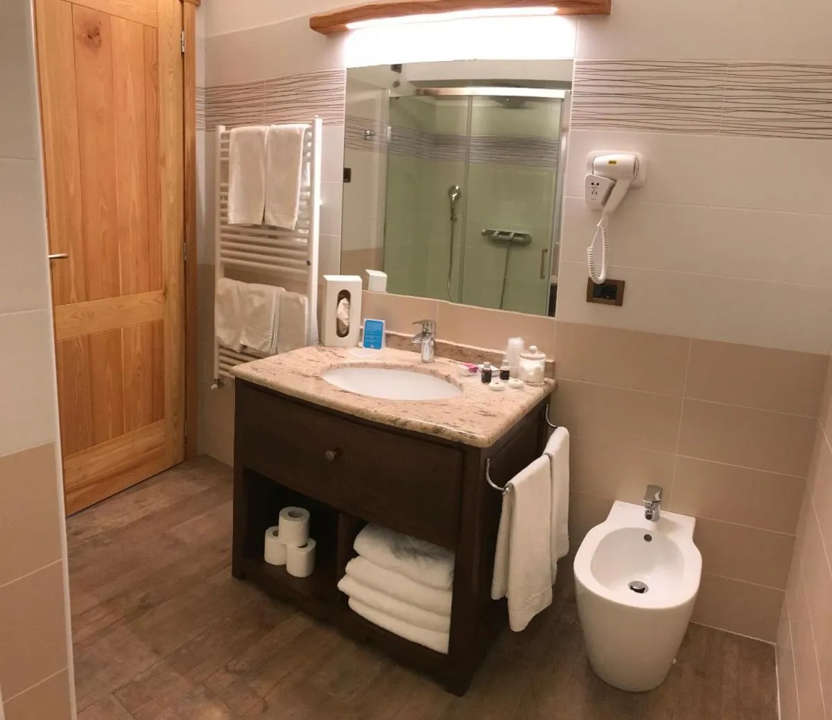 Bathroom in Hotel L' Aiglon