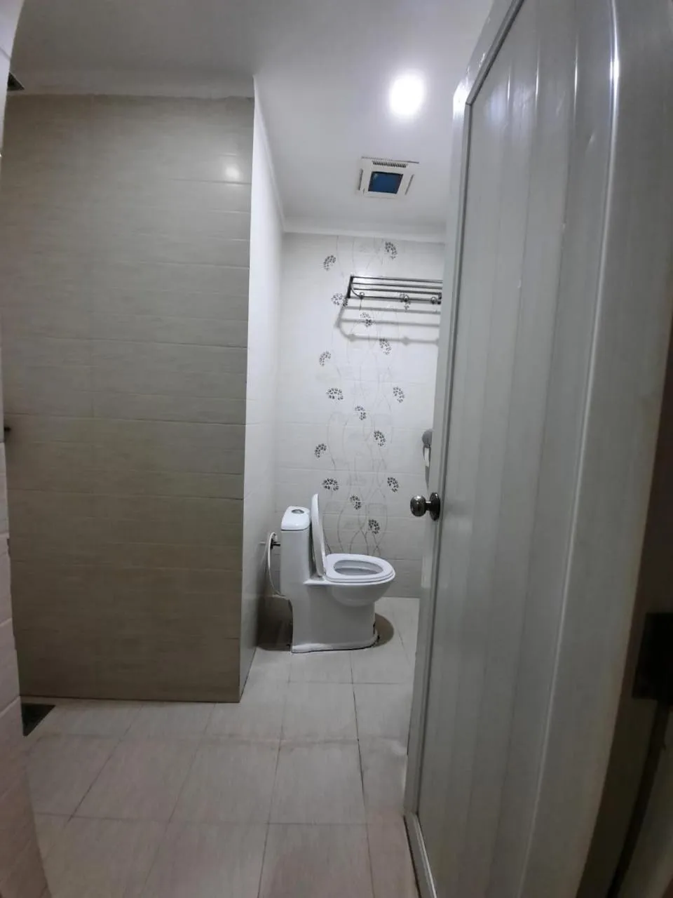 Shower in Hotel SS Palace , Rameswaram
