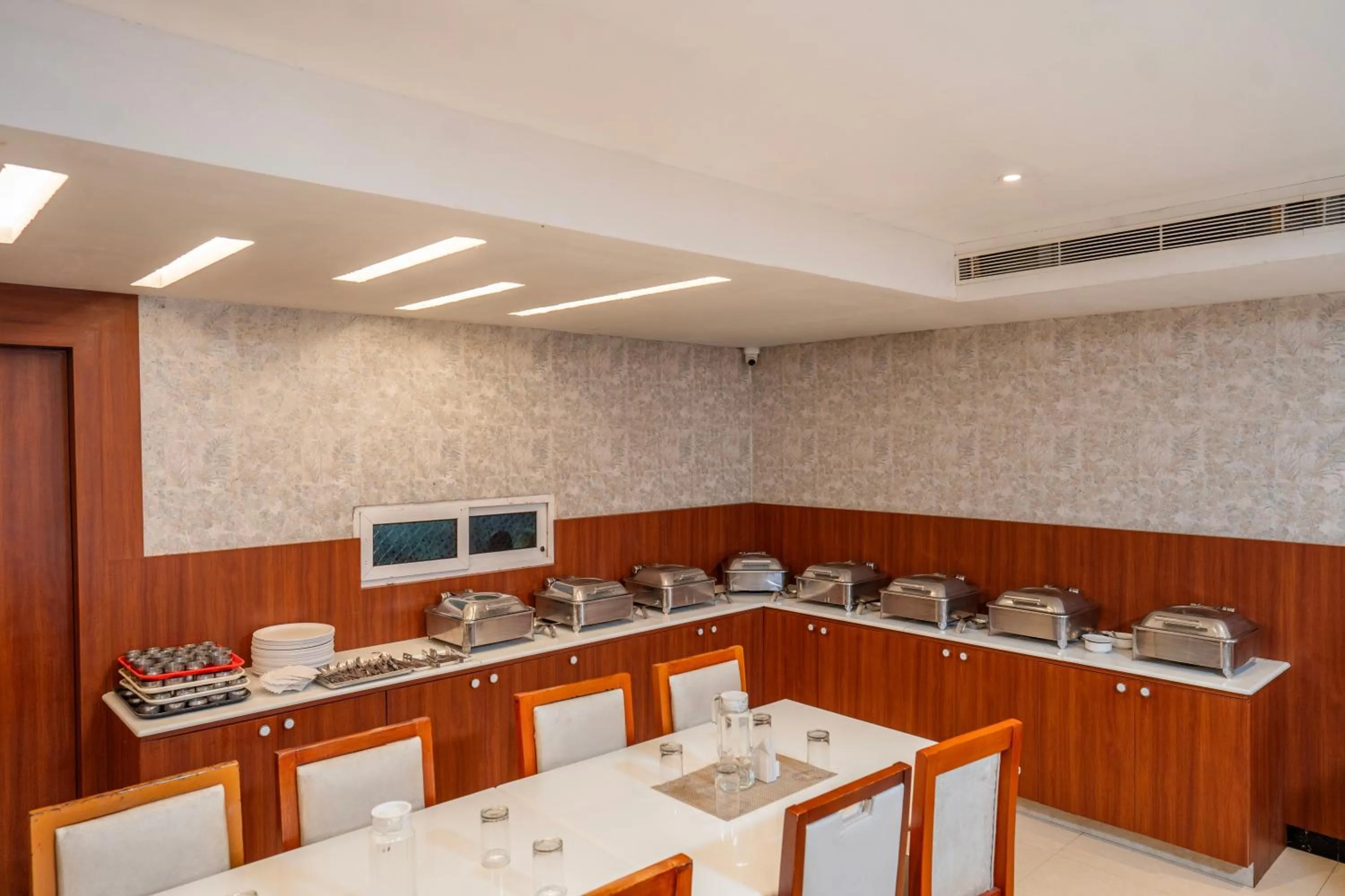 Restaurant/places to eat in Hotel SS Palace , Rameswaram