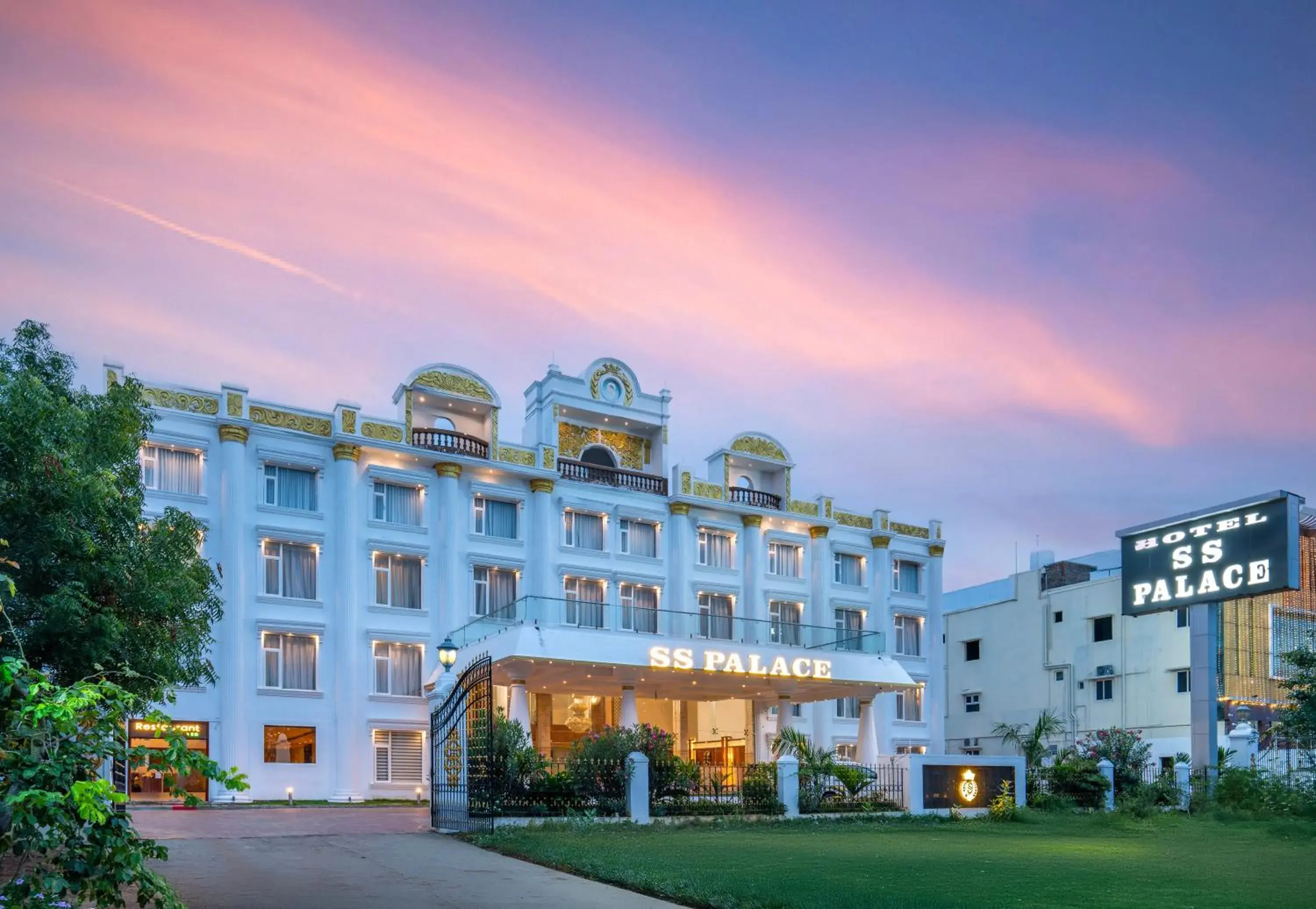 Facade/entrance in Hotel SS Palace , Rameswaram Facade/entrance in Hotel SS Palace , Rameswaram