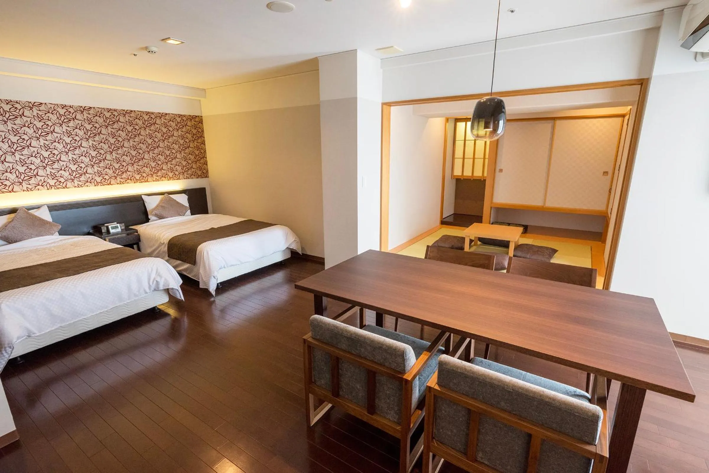 Living room, Bed in Hotel Global View Hakodate