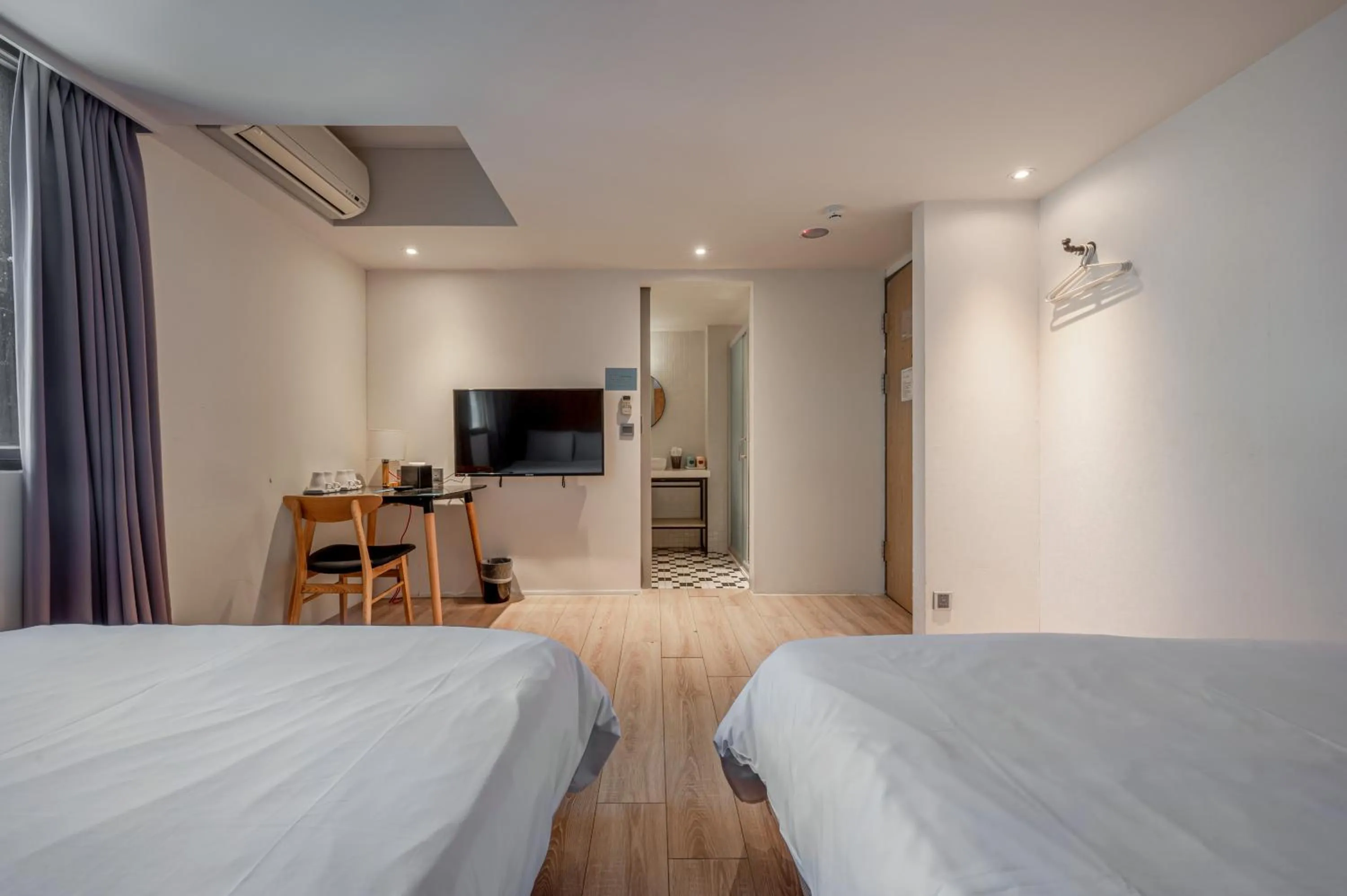 Photo of the whole room, Bed in Light Hostel - Tainan