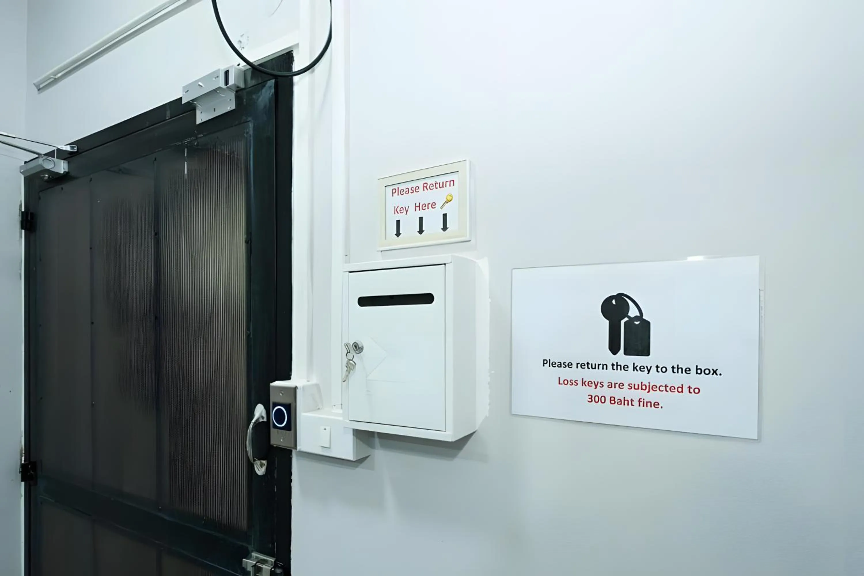 Facade/entrance in XX GO INN MRT Hua Lamphong Yaowarat