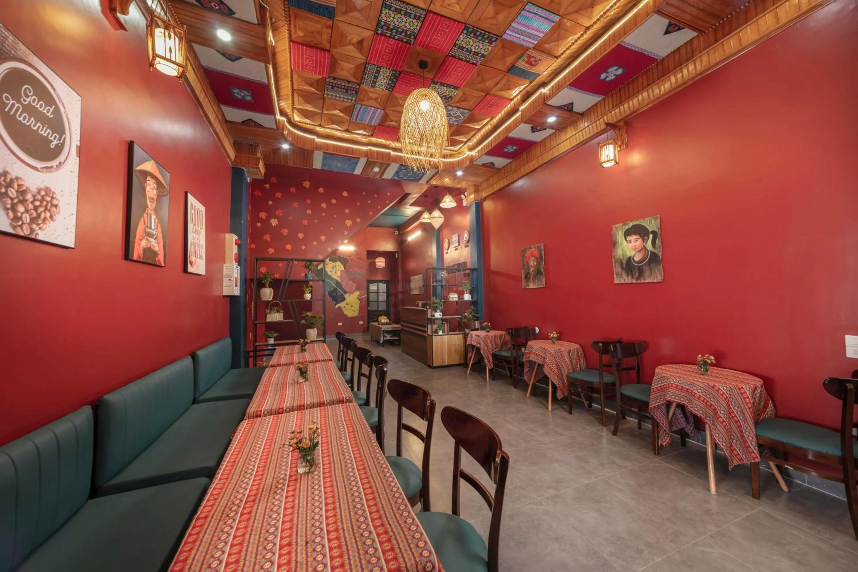 Restaurant/places to eat in Little View Homestay