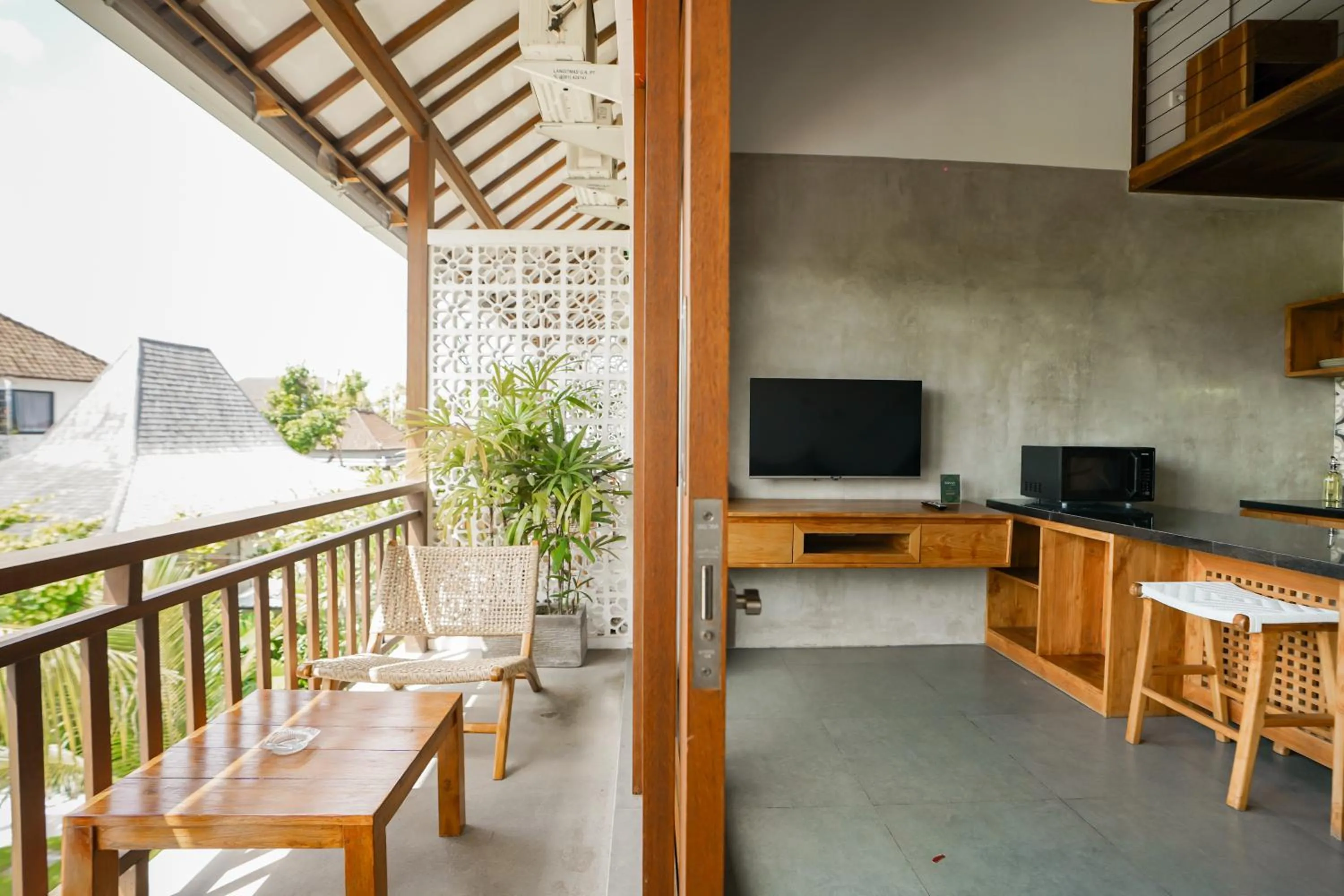 TV and multimedia in Suksma Guesthouse