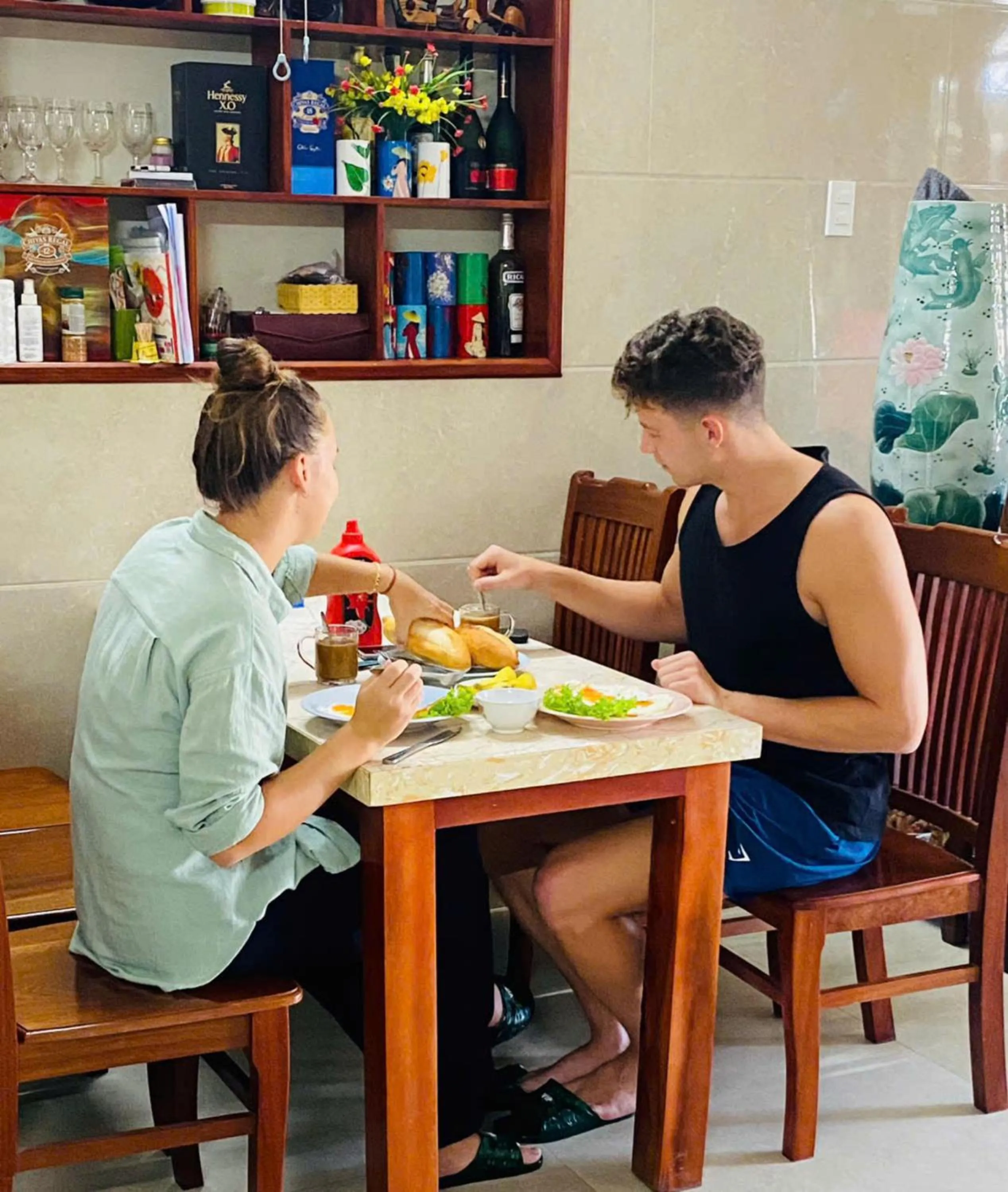 Restaurant/places to eat in Bong House Homestay 2