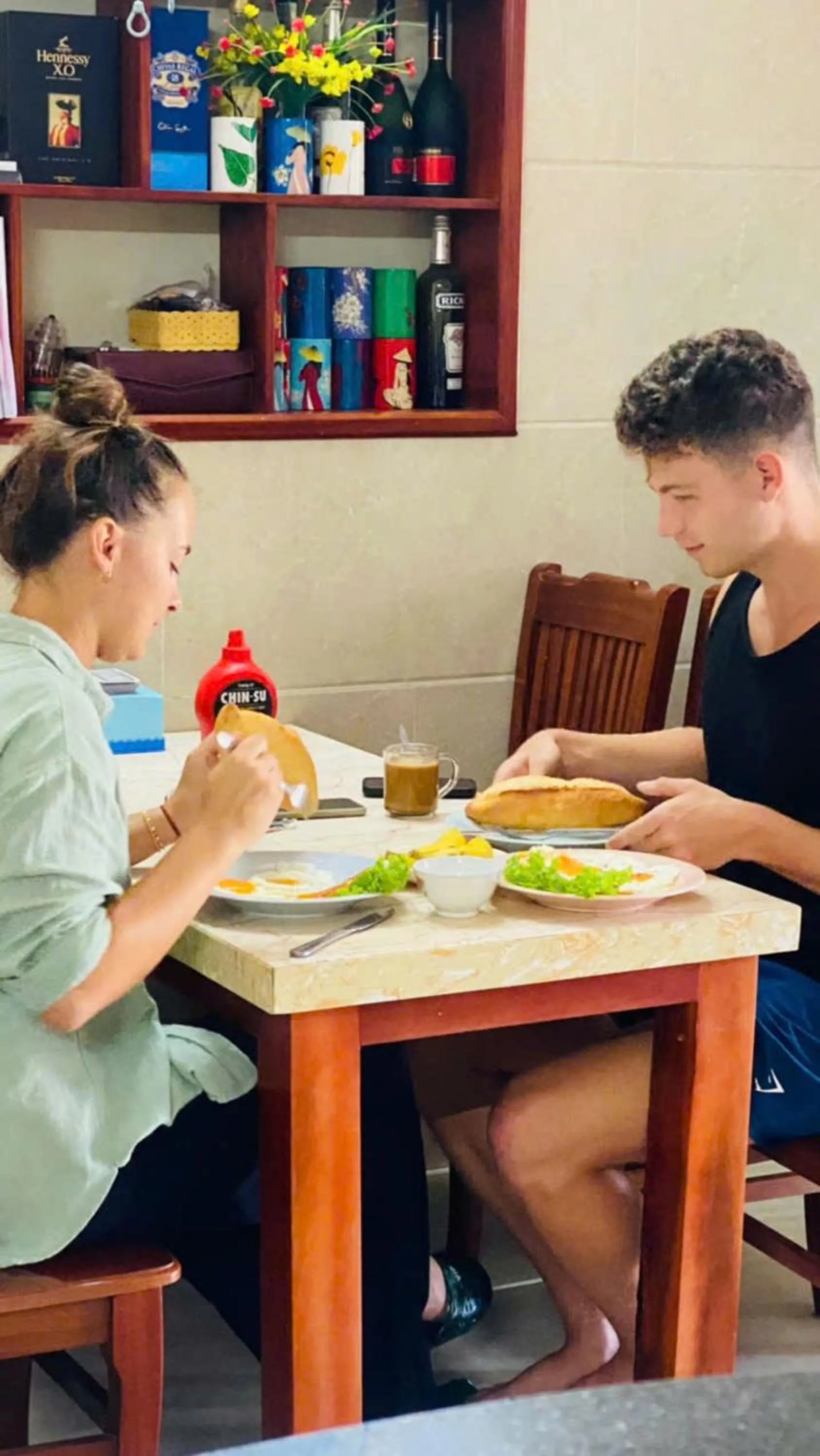 Restaurant/places to eat in Bong House Homestay 2