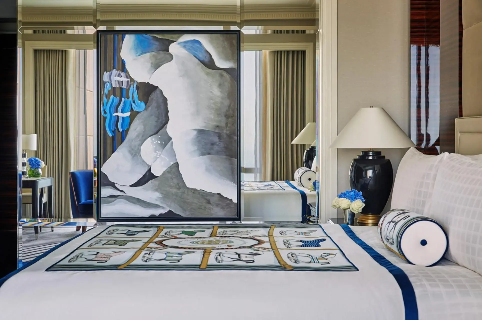 Premier Room twin beds in Four Seasons Hotel Bahrain Bay Premier Room twin beds in Four Seasons Hotel Bahrain Bay