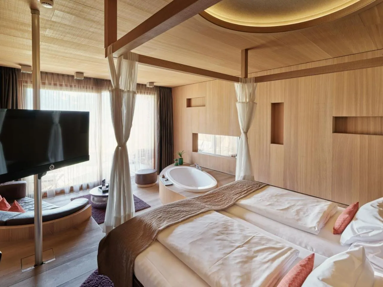Photo of the whole room, Bed in MOHR life resort