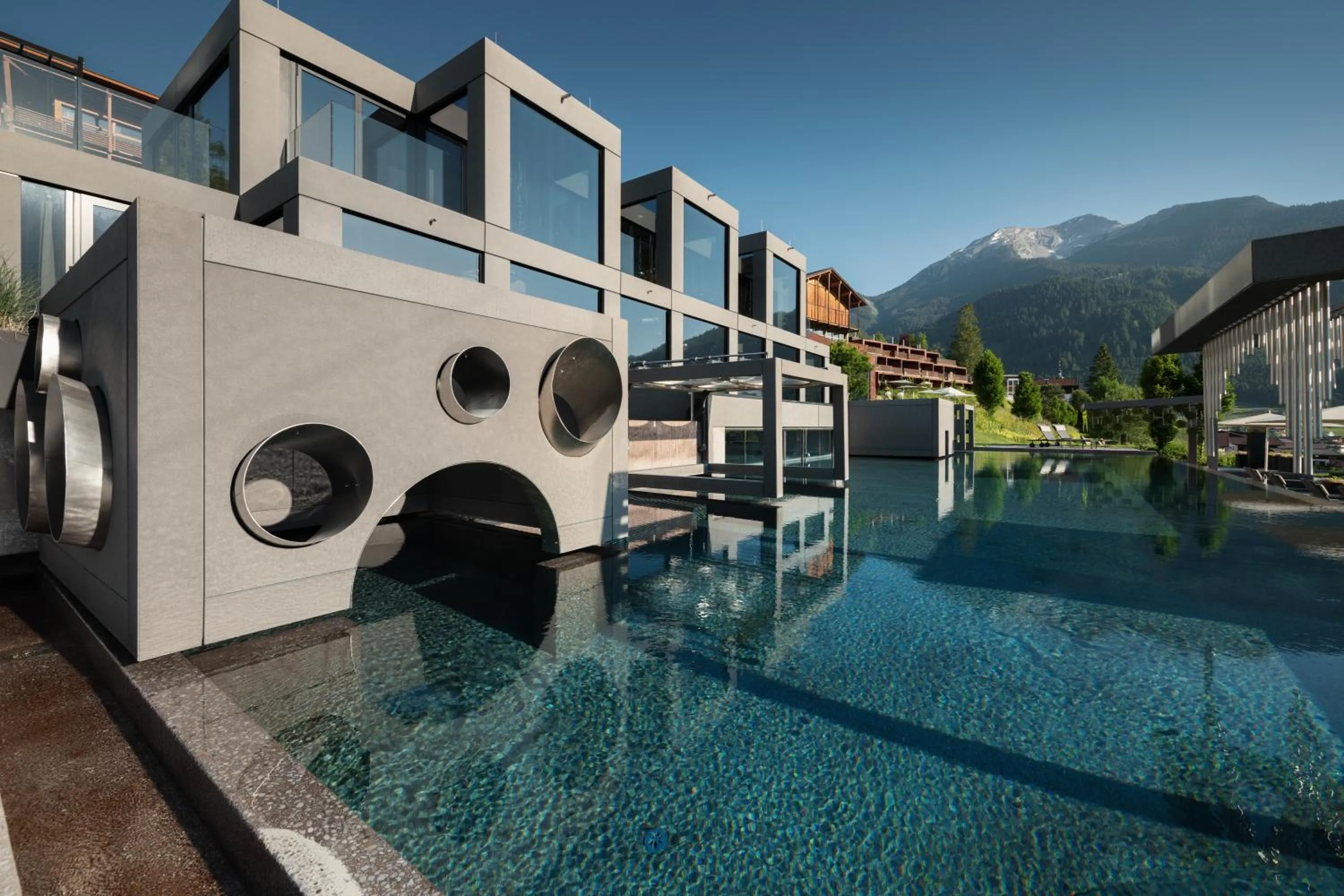 Property building in MOHR life resort