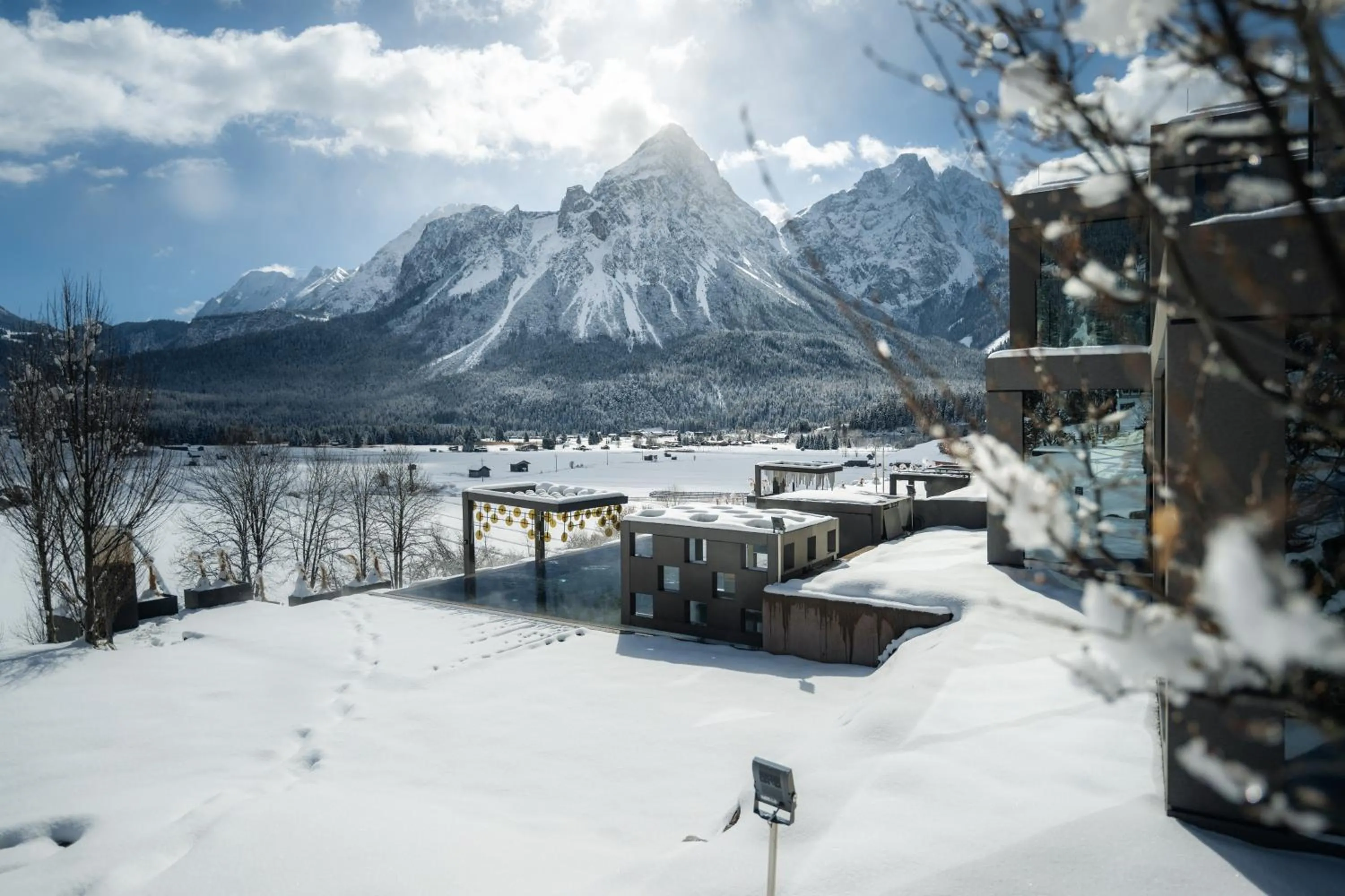 Skiing in MOHR life resort