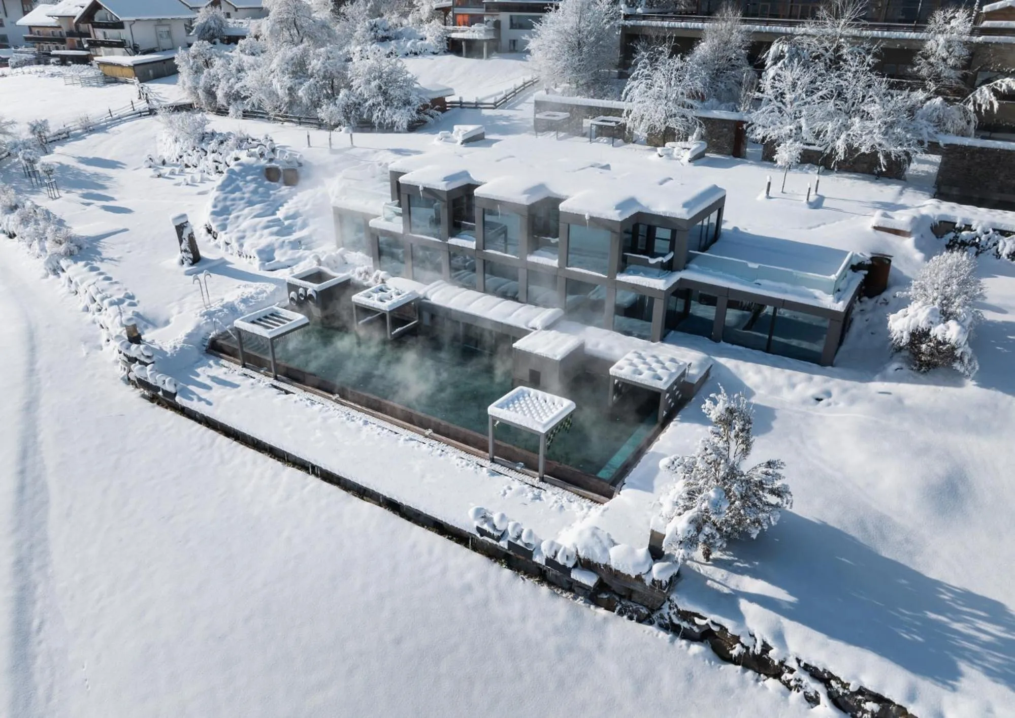 Property building in MOHR life resort