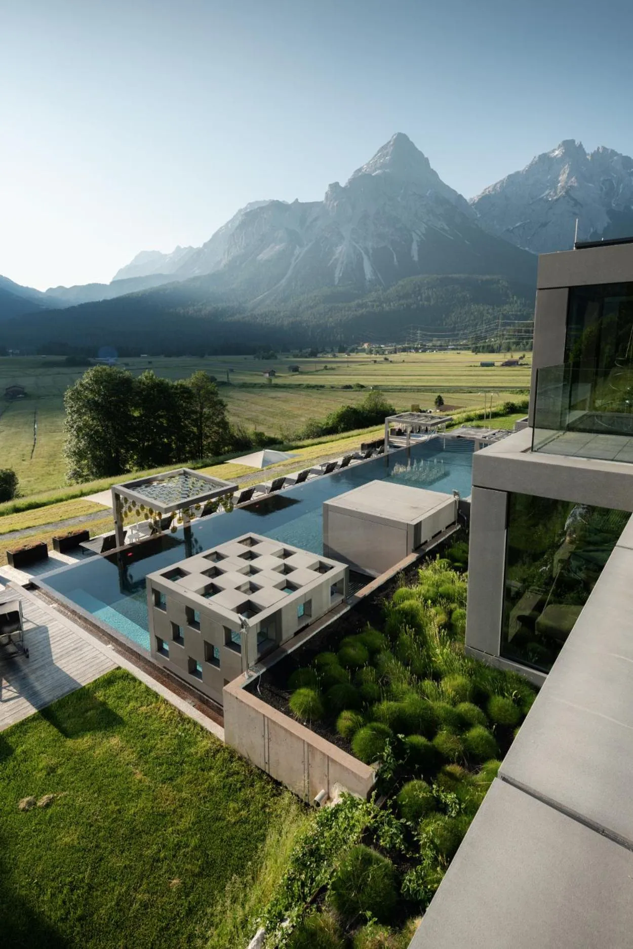 Day in MOHR life resort