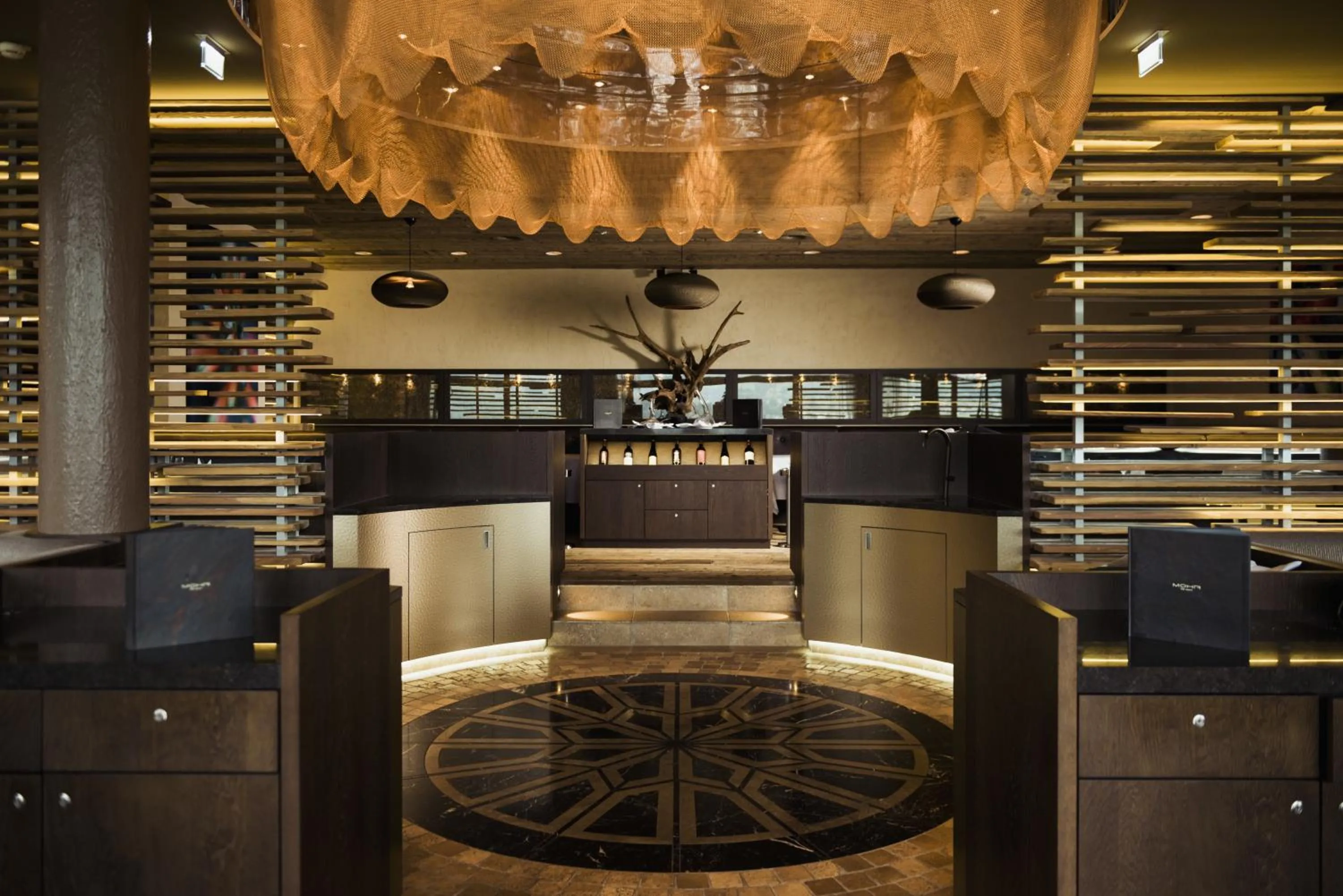 Restaurant/places to eat in MOHR life resort