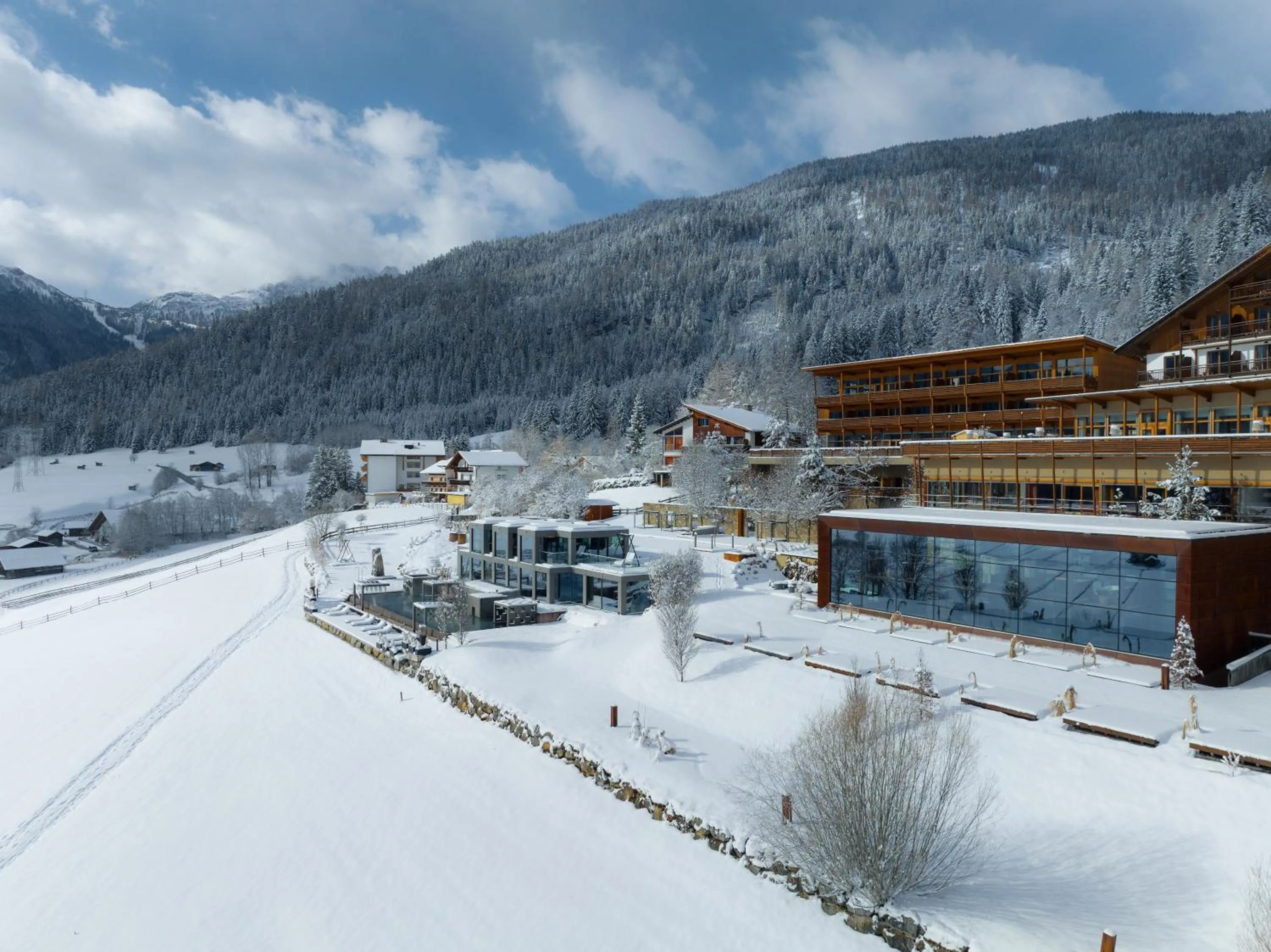 Property building in MOHR life resort
