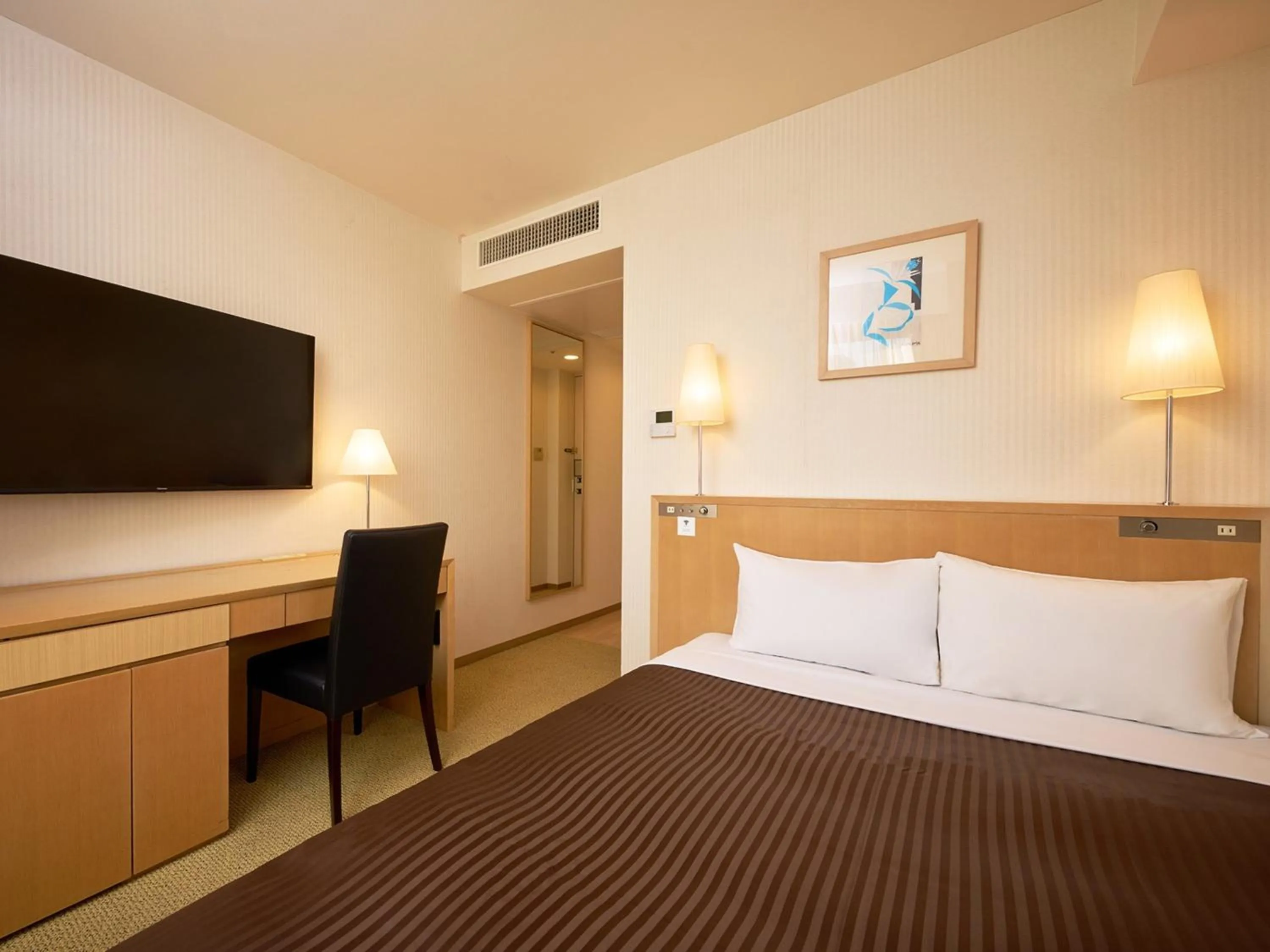 Photo of the whole room, Bed in The OneFive Tokyo Kameido