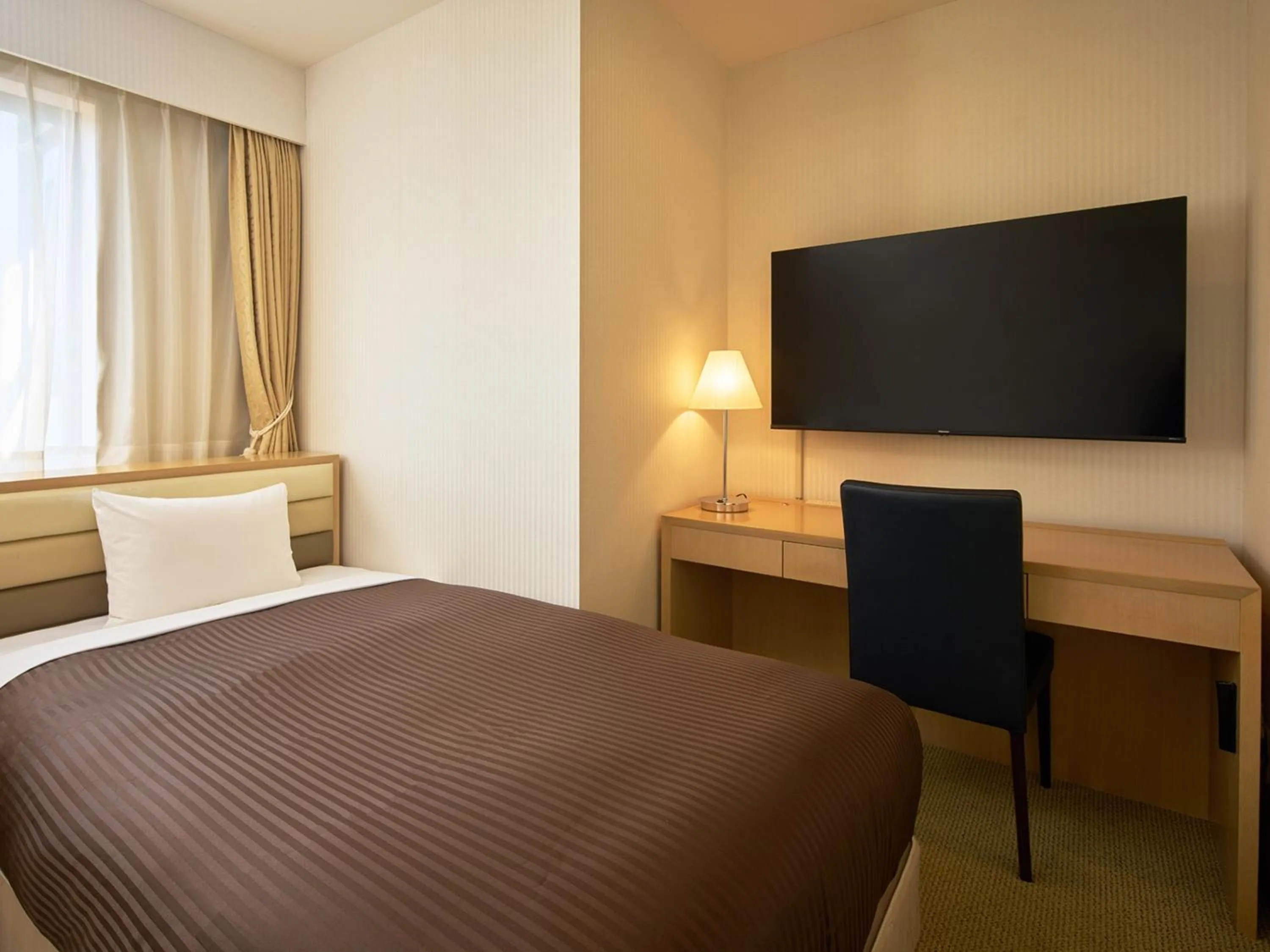 Photo of the whole room, Bed in The OneFive Tokyo Kameido