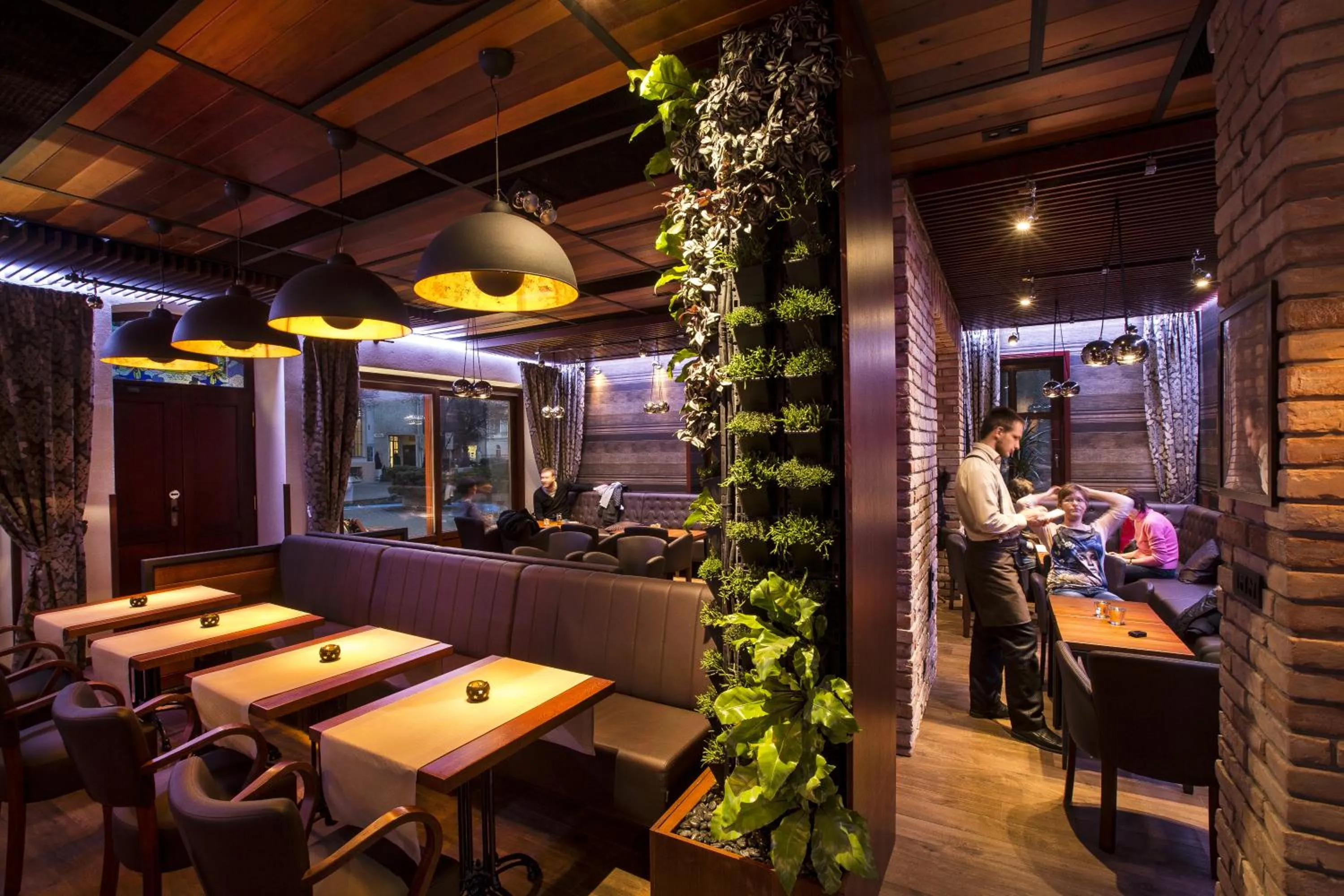 Restaurant/places to eat in Zuckmann Villa