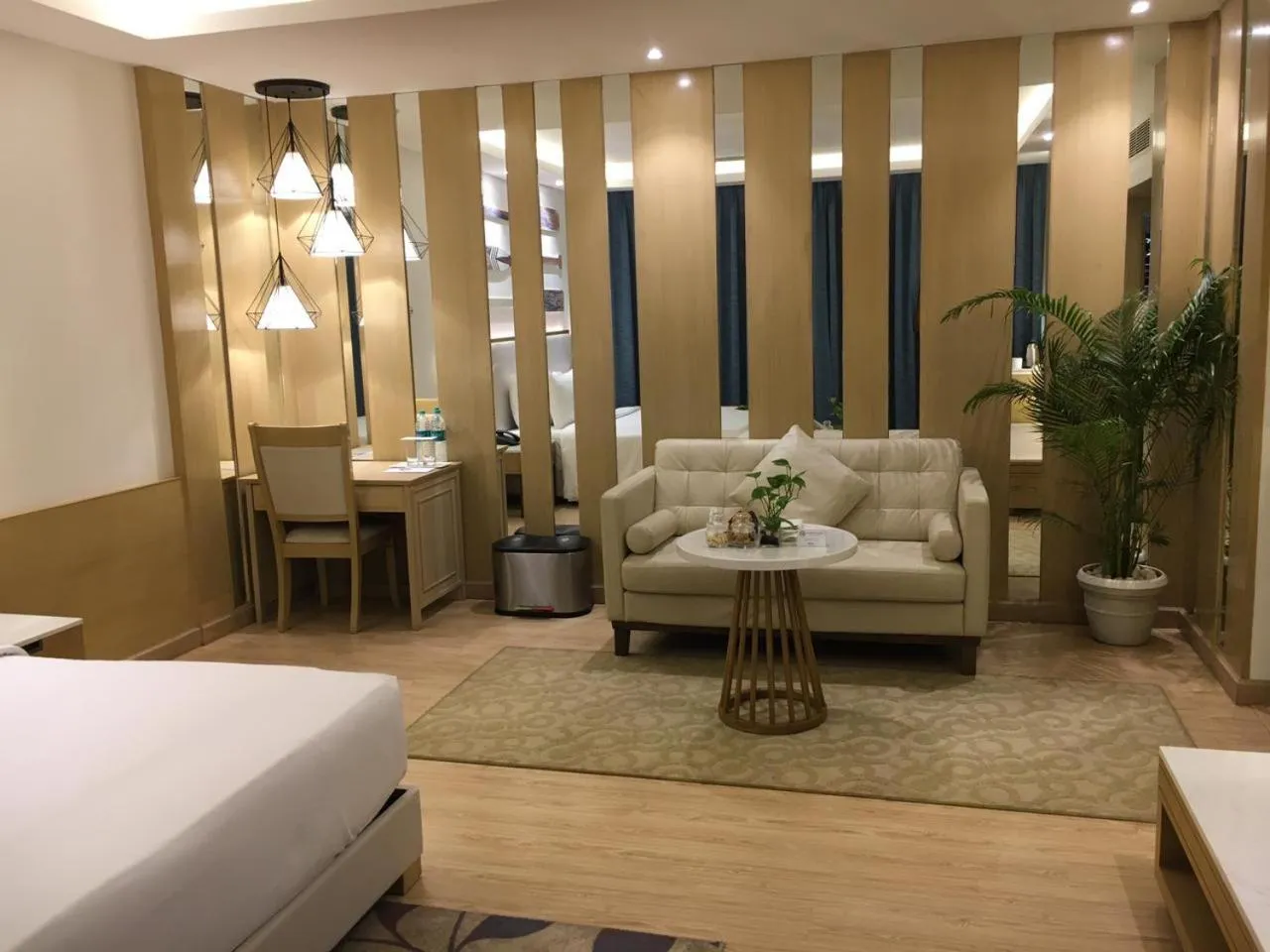 TV and multimedia, Bed in Radisson Goa Candolim