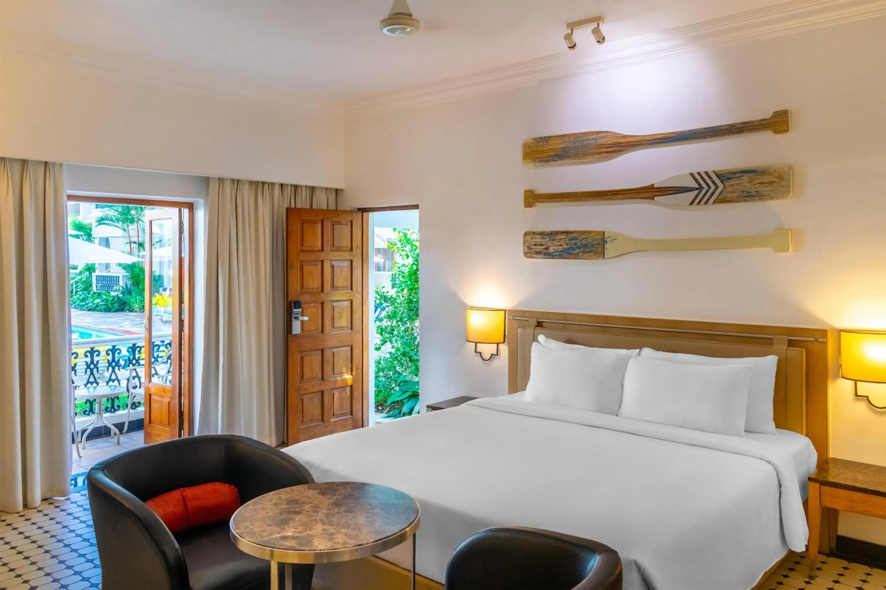 Bedroom, Bed in Radisson Goa Candolim