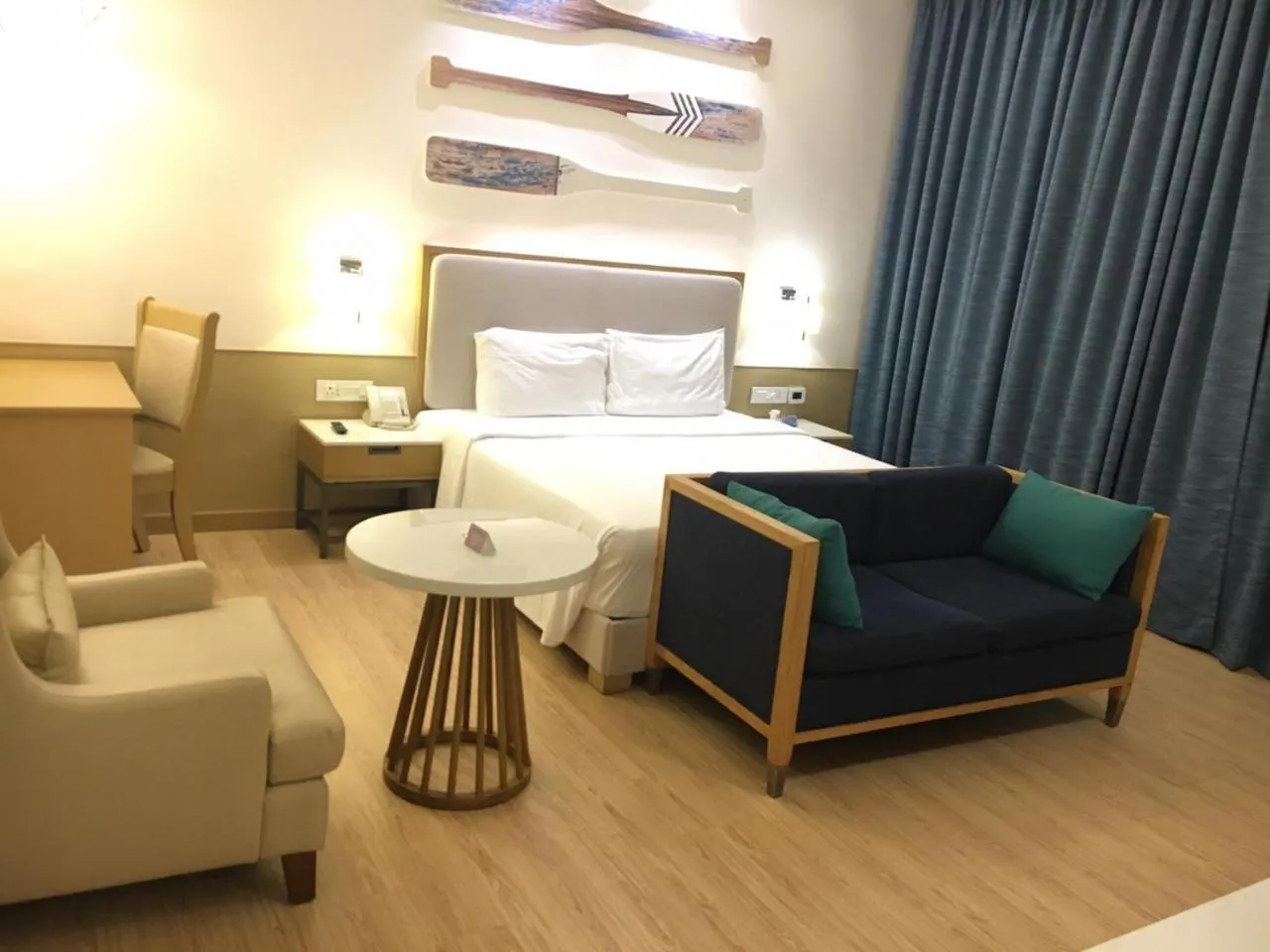 Bedroom, Bed in Radisson Goa Candolim