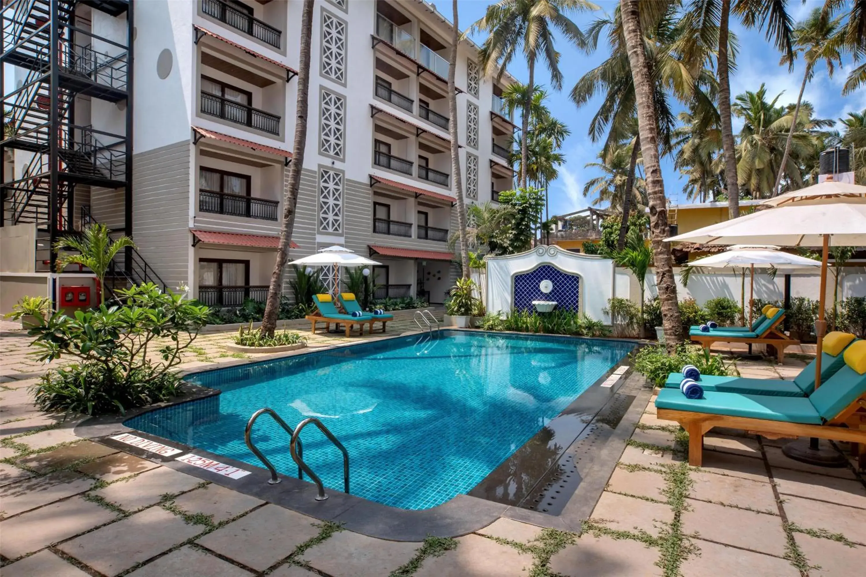Pool view in Radisson Goa Candolim Pool view in Radisson Goa Candolim