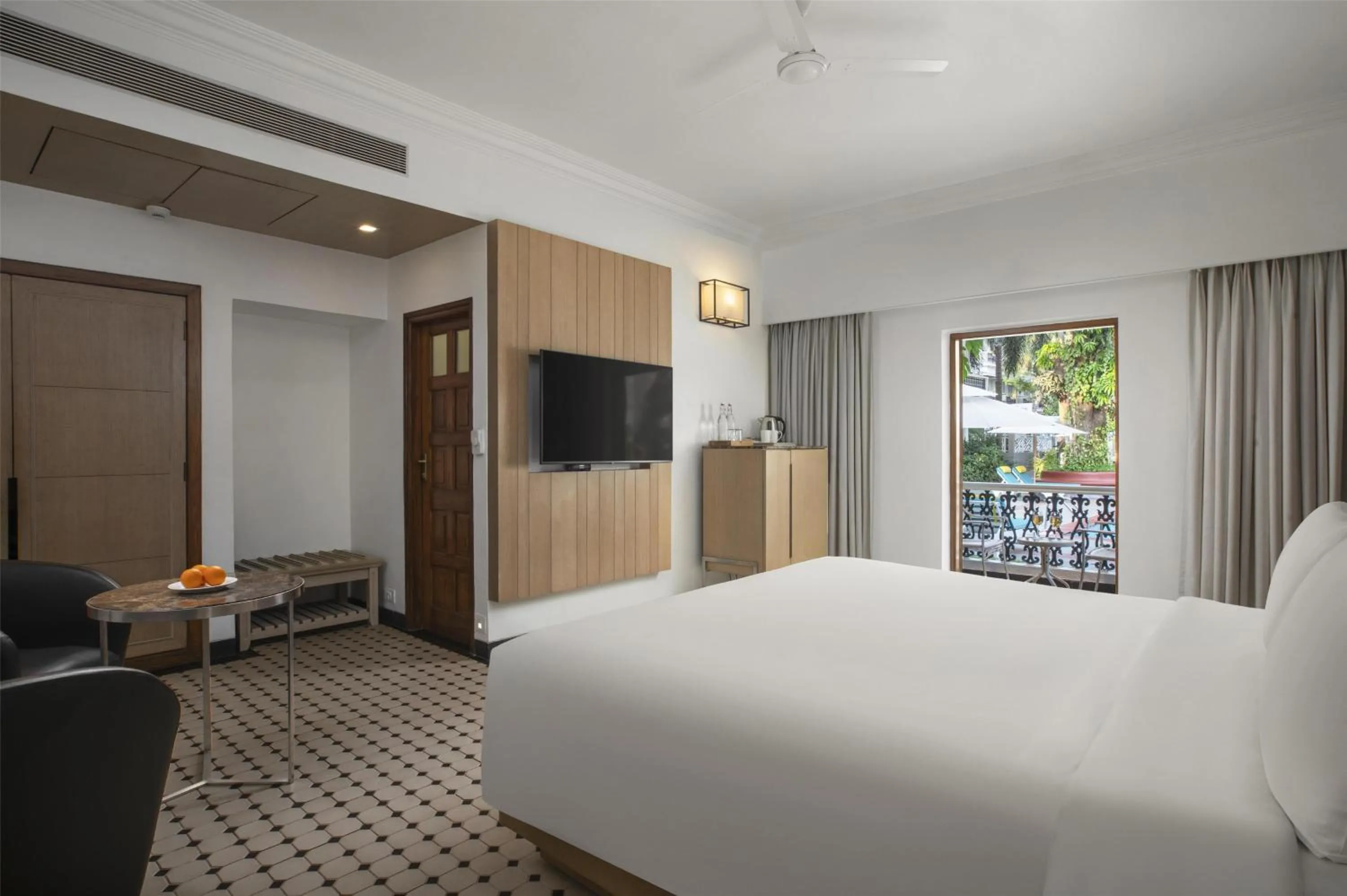 Bedroom, Bed in Radisson Goa Candolim