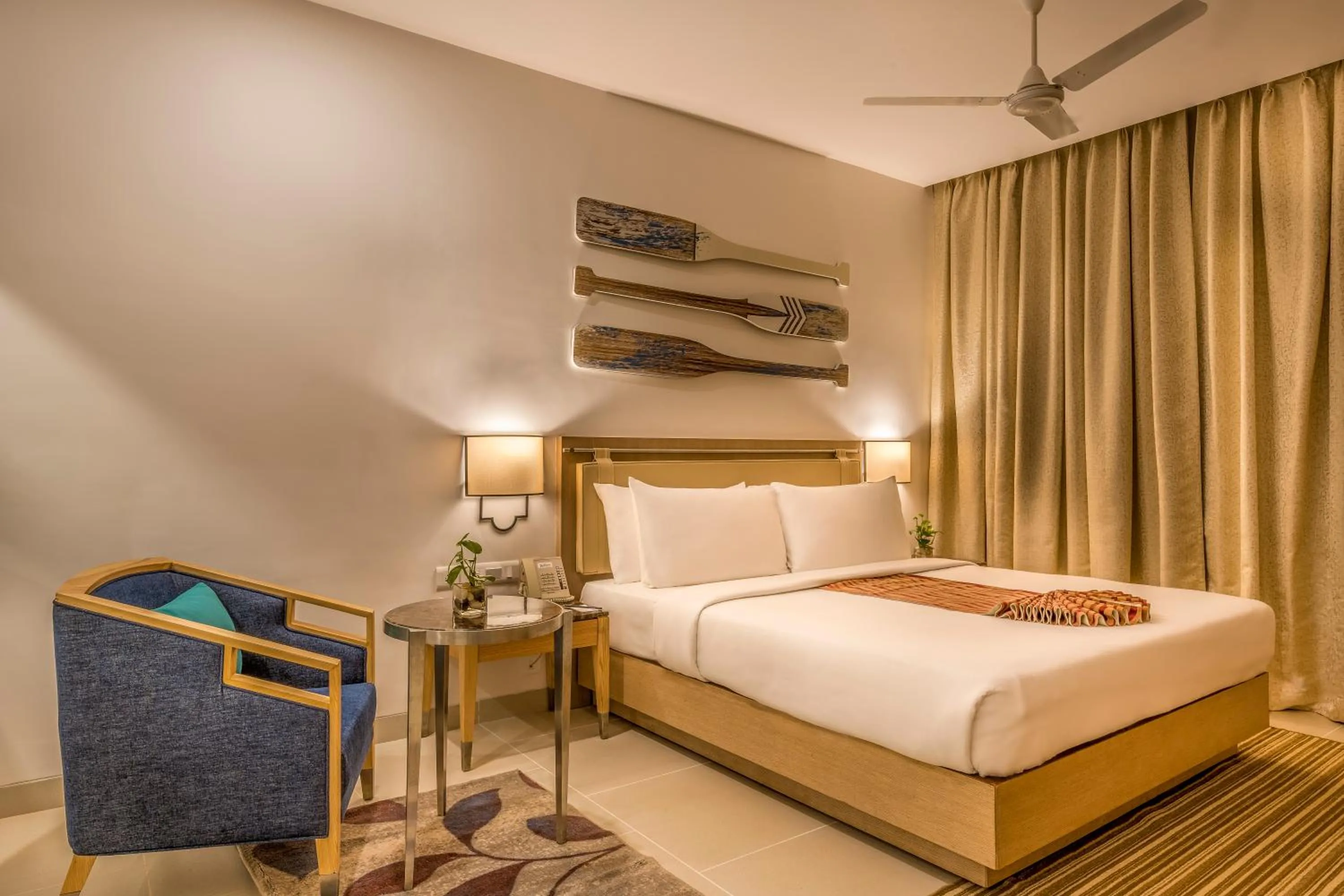 Bedroom, Bed in Radisson Goa Candolim
