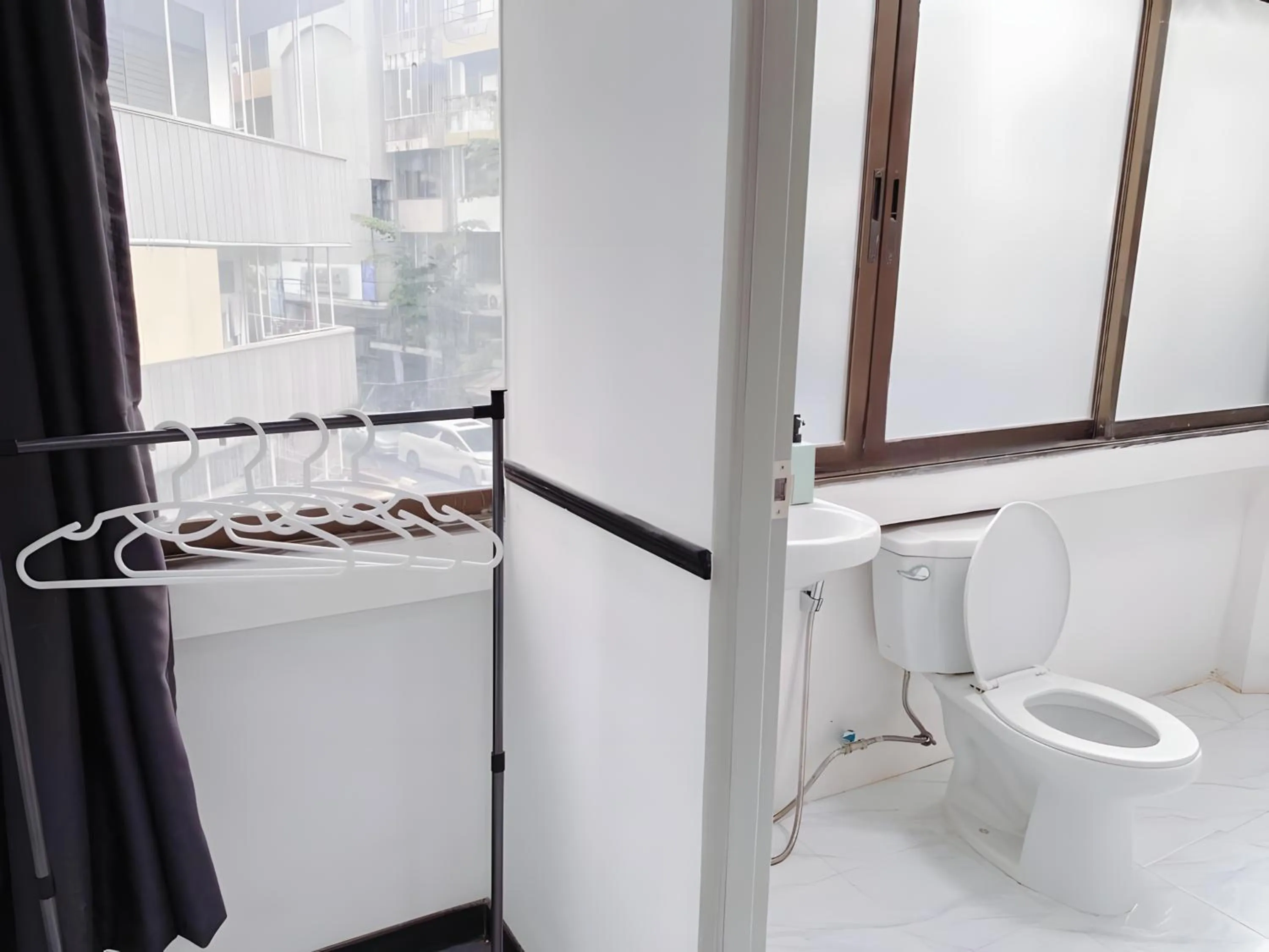 Toilet in XX GO INN MRT Hua Lamphong China Town