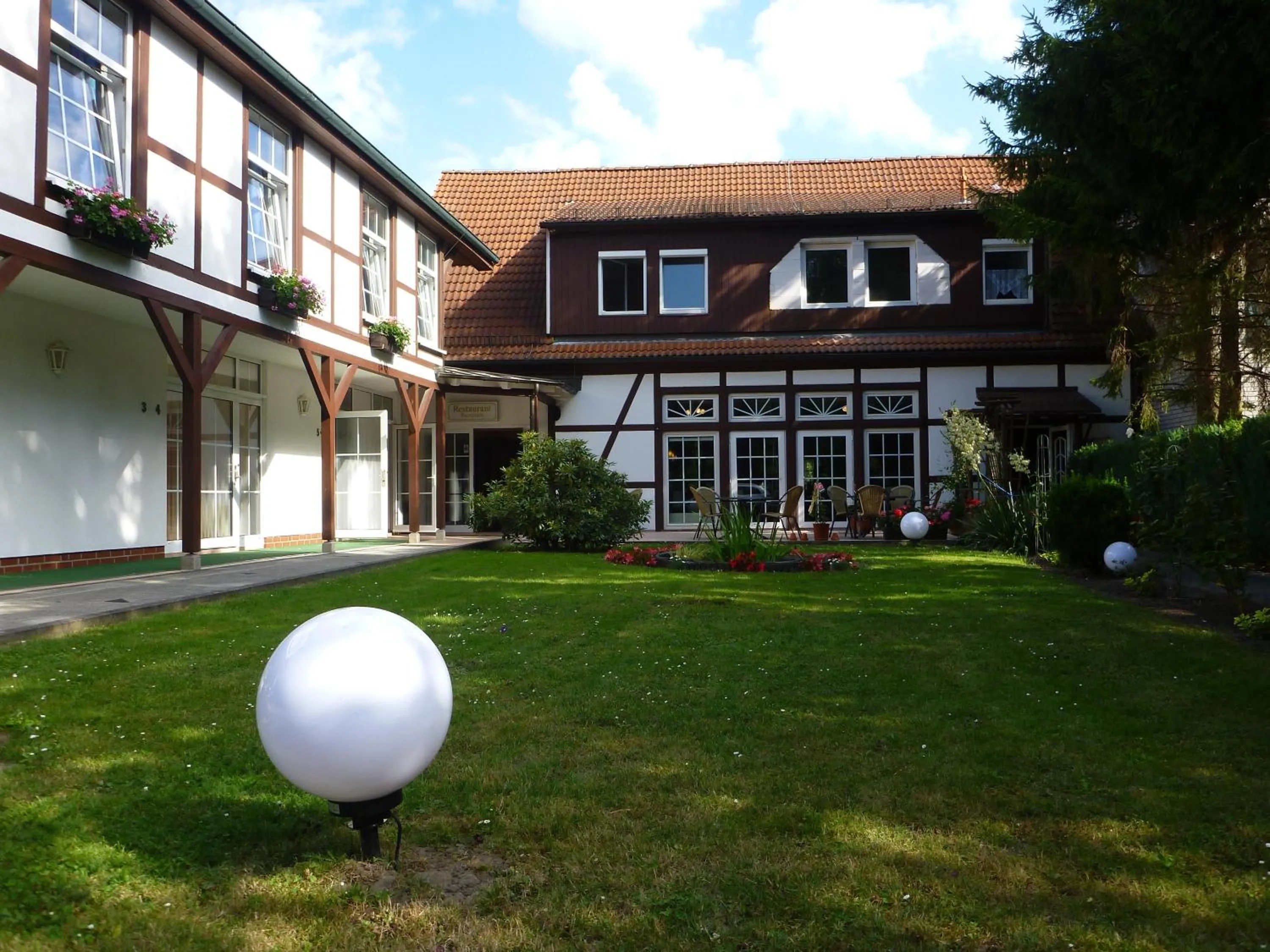Facade/entrance in Hotel am Stadtwald