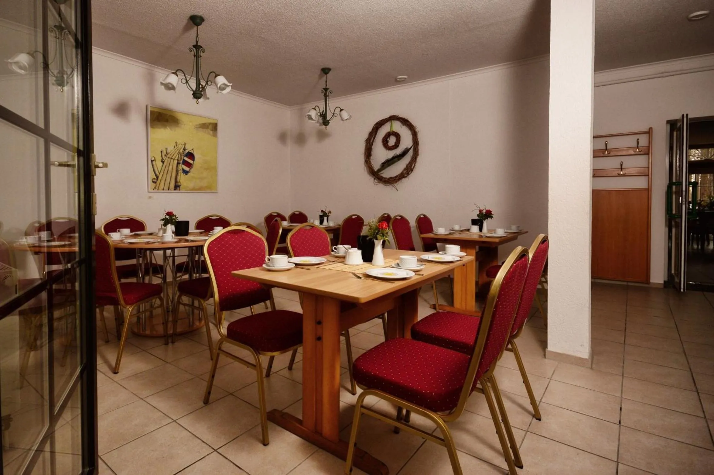 Restaurant/places to eat in Hotel am Stadtwald