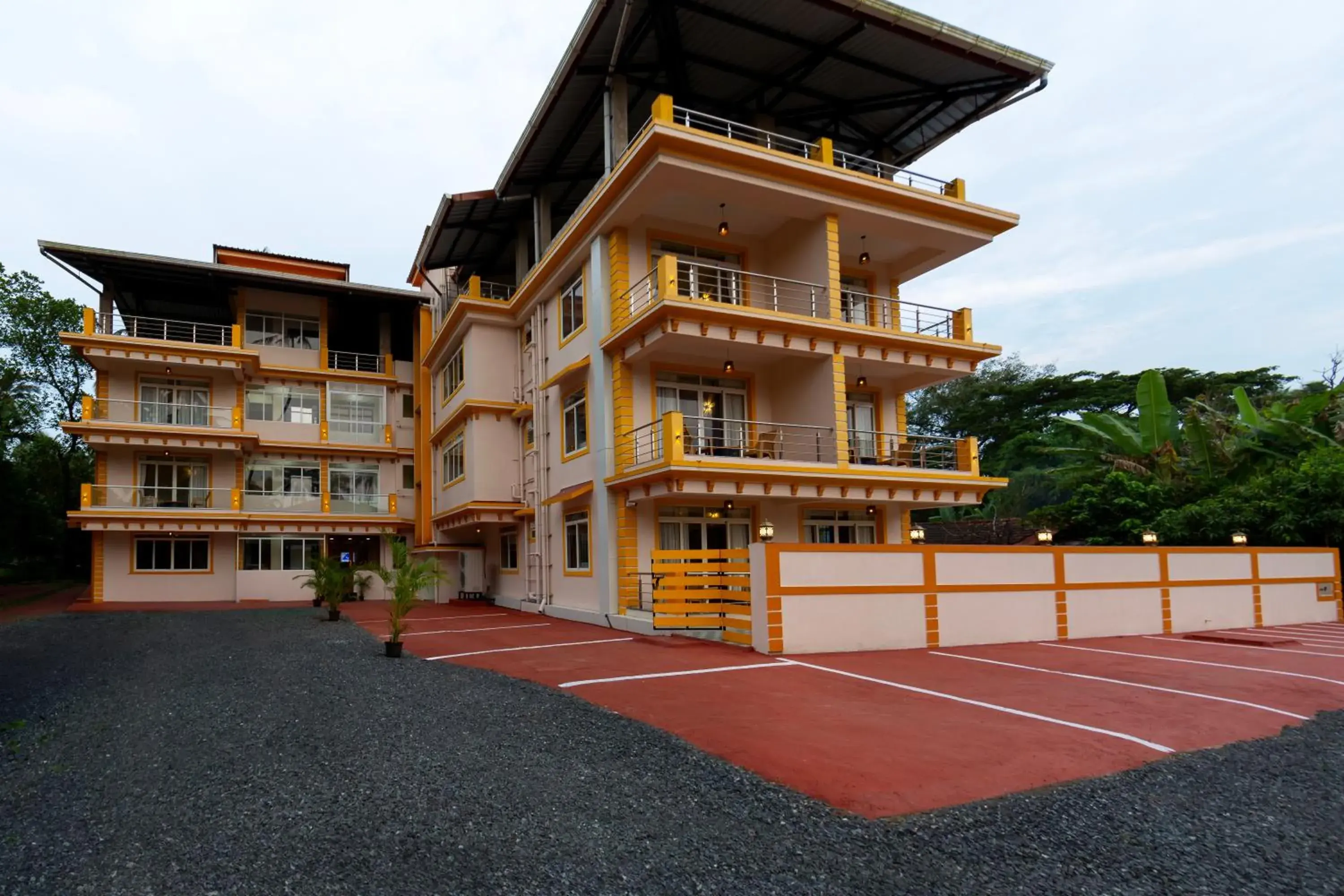 Property building in Lykke Suites- 2-min Drive to Colva Beach-By Goan Felicidade Hospitality PVT LTD Property building in Lykke Suites- 2-min Drive to Colva Beach-By Goan Felicidade Hospitality PVT LTD