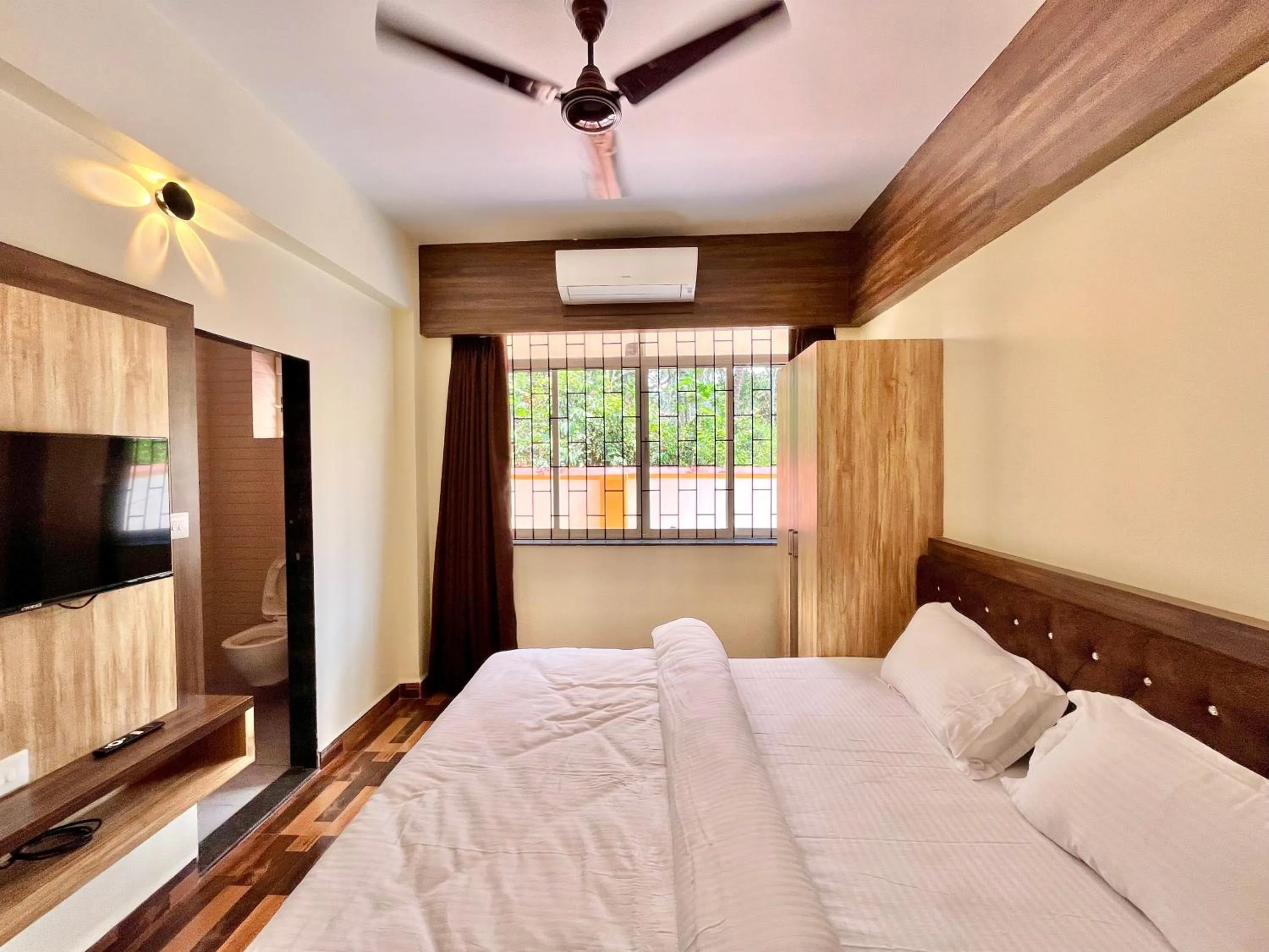Bedroom, Bed in Lykke Suites- 2-min Drive to Colva Beach-By Goan Felicidade Hospitality PVT LTD