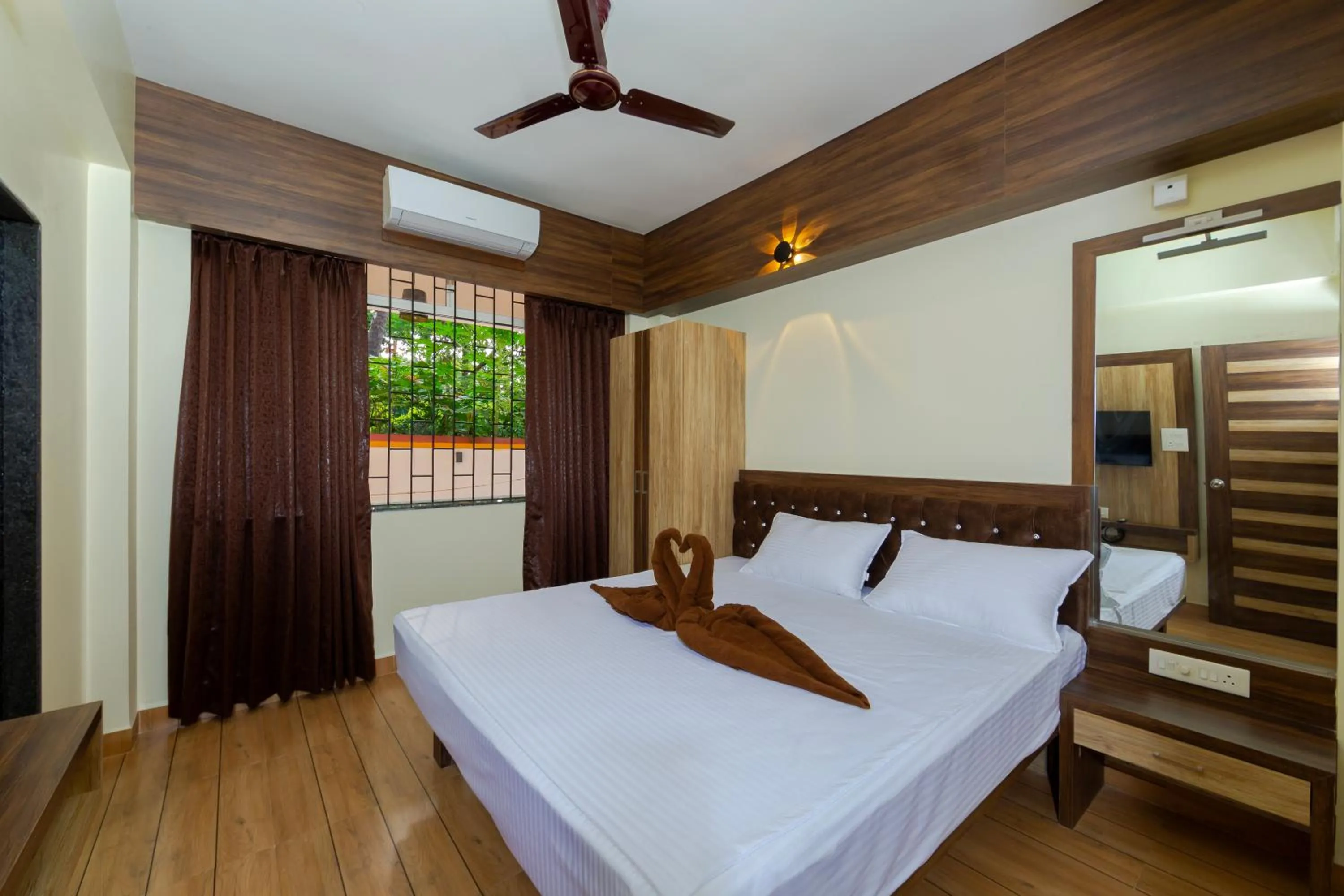 Bed in Lykke Suites- 2-min Drive to Colva Beach-By Goan Felicidade Hospitality PVT LTD