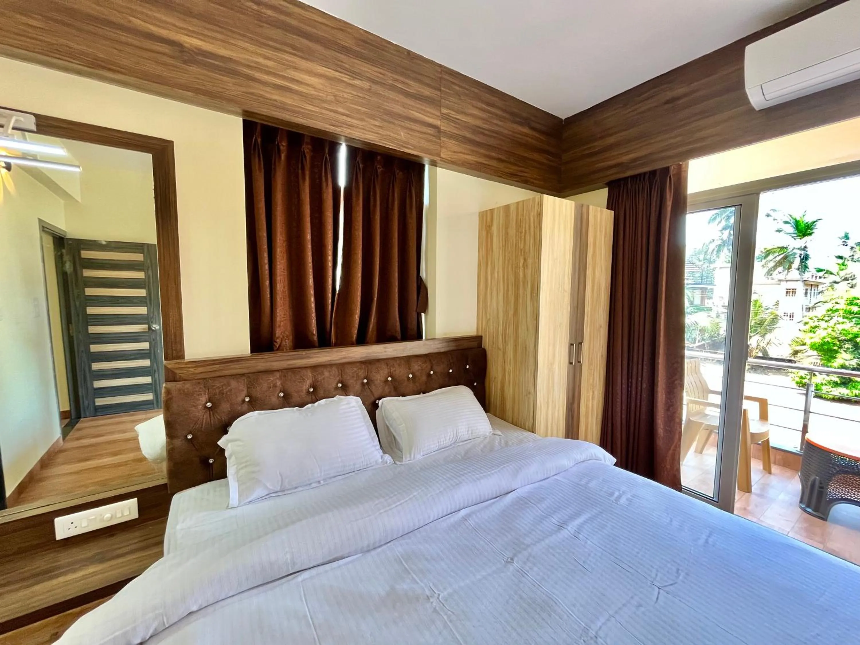 Bedroom, Bed in Lykke Suites- 2-min Drive to Colva Beach-By Goan Felicidade Hospitality PVT LTD