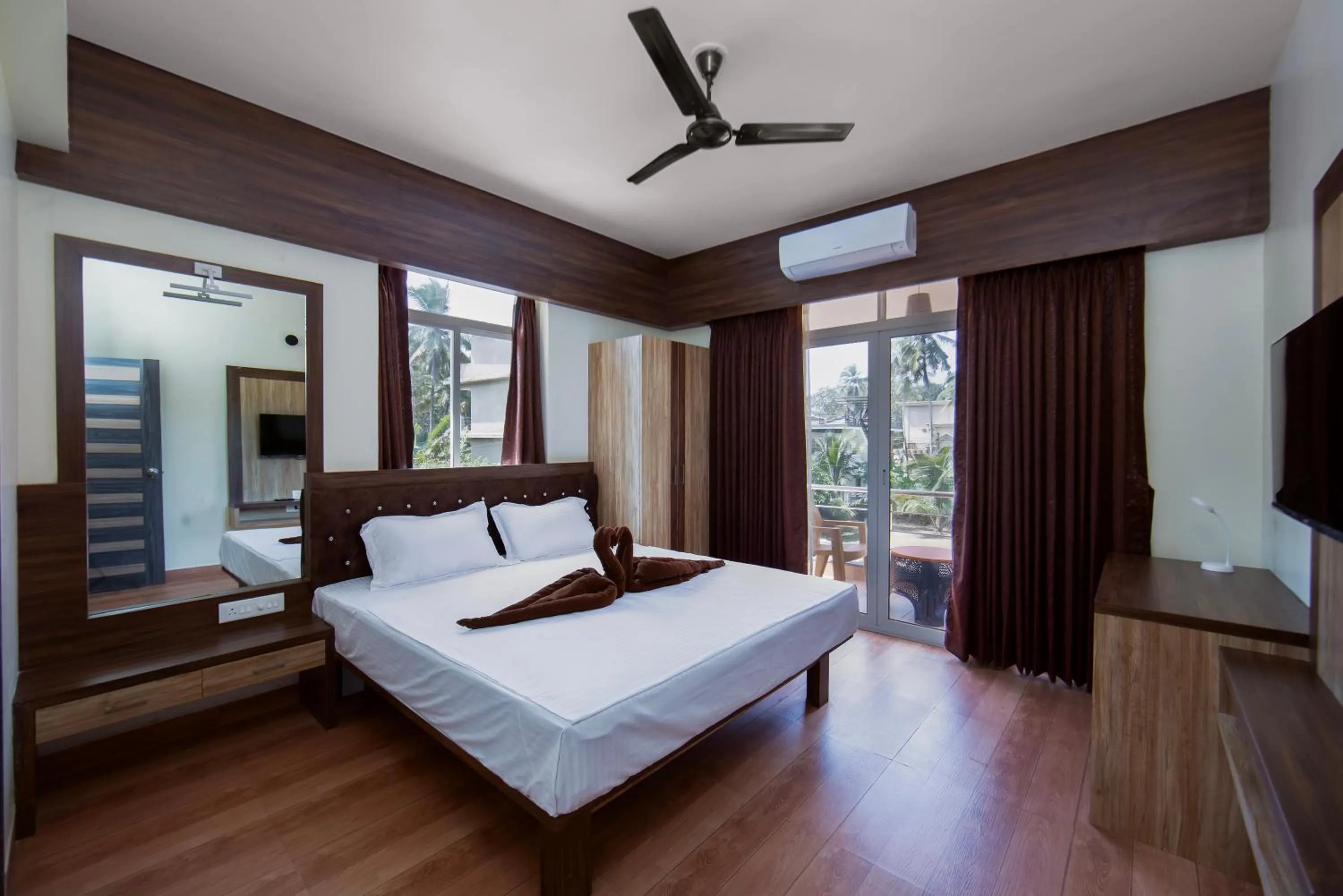Bed in Lykke Suites- 2-min Drive to Colva Beach-By Goan Felicidade Hospitality PVT LTD