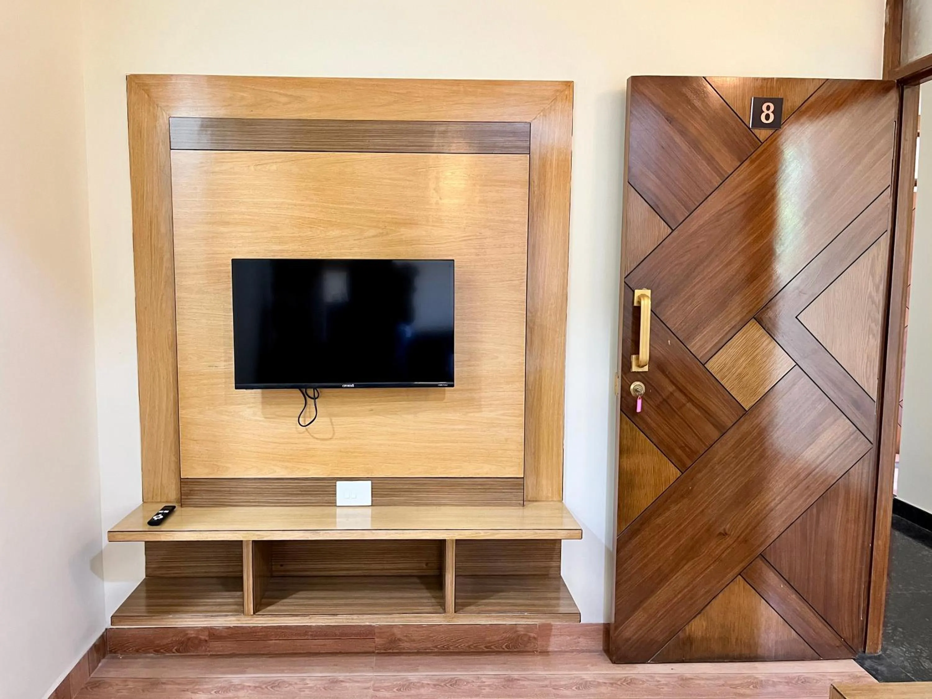 TV and multimedia in Lykke Suites- 2-min Drive to Colva Beach-By Goan Felicidade Hospitality PVT LTD