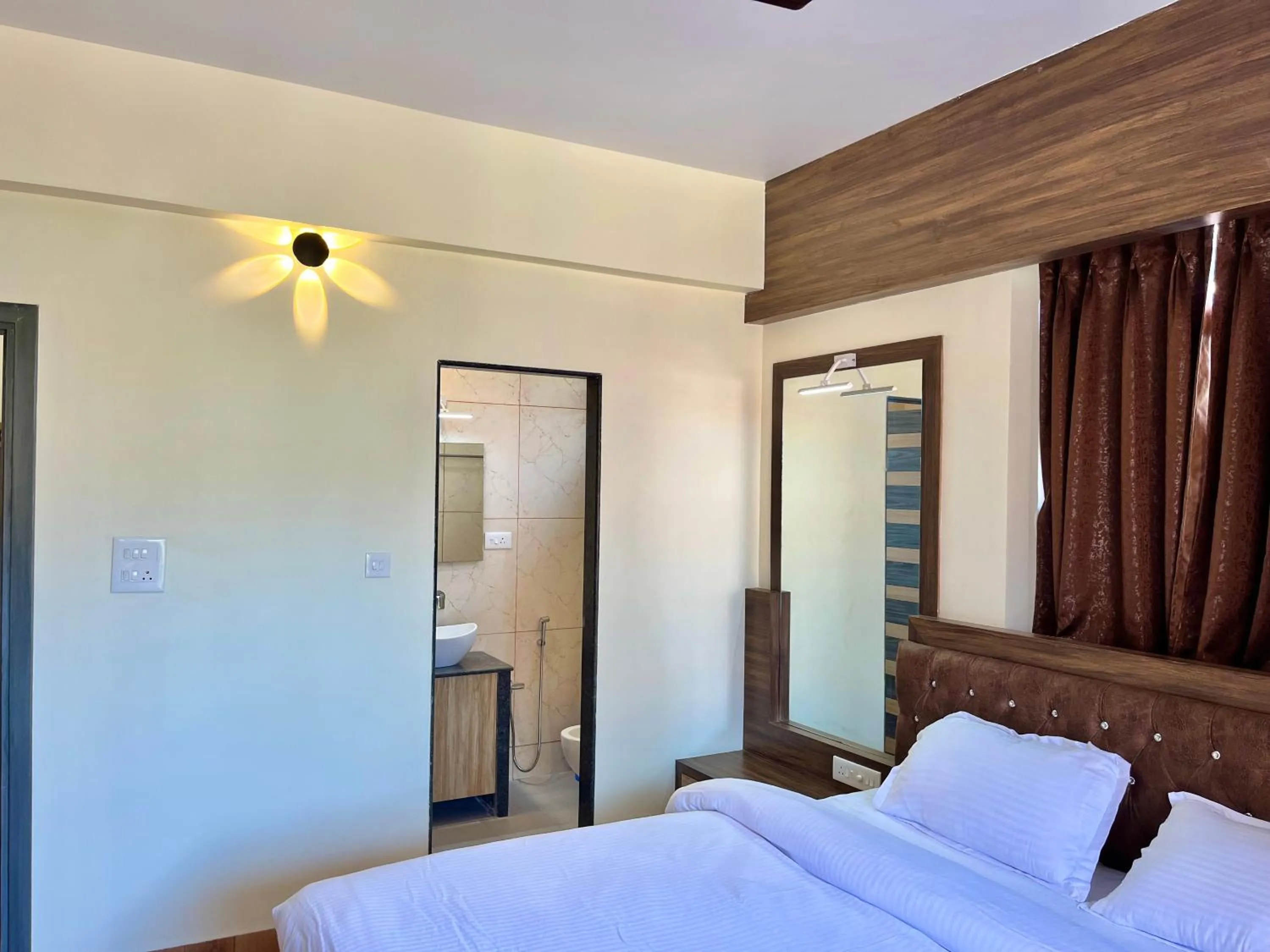 Bedroom, Bed in Lykke Suites- 2-min Drive to Colva Beach-By Goan Felicidade Hospitality PVT LTD