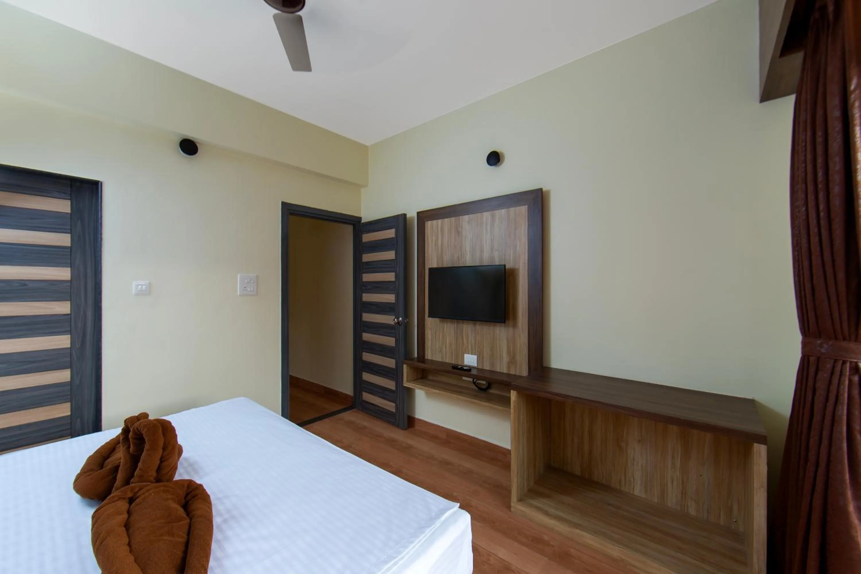 Bed in Lykke Suites- 2-min Drive to Colva Beach-By Goan Felicidade Hospitality PVT LTD