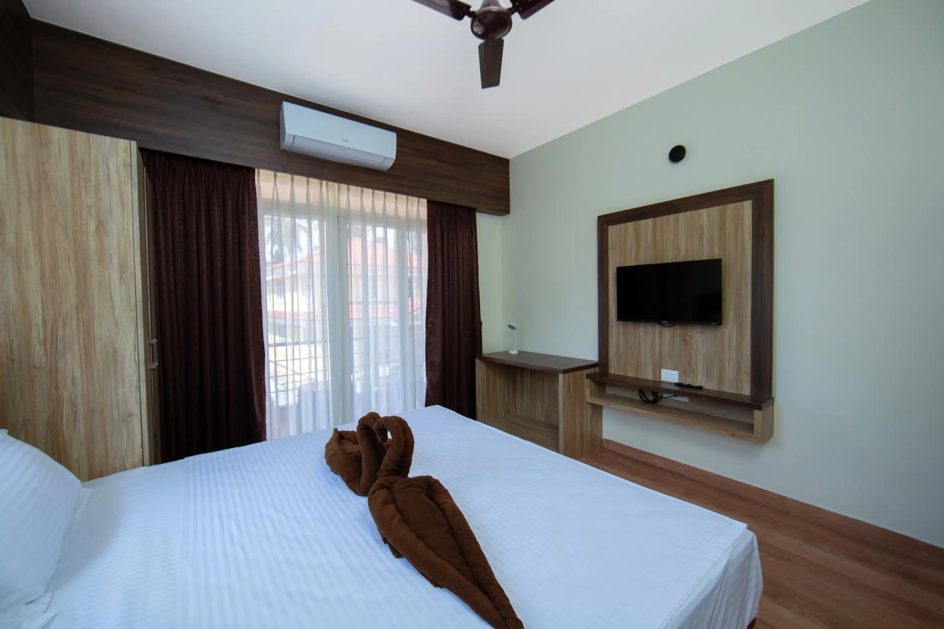 Bed in Lykke Suites- 2-min Drive to Colva Beach-By Goan Felicidade Hospitality PVT LTD