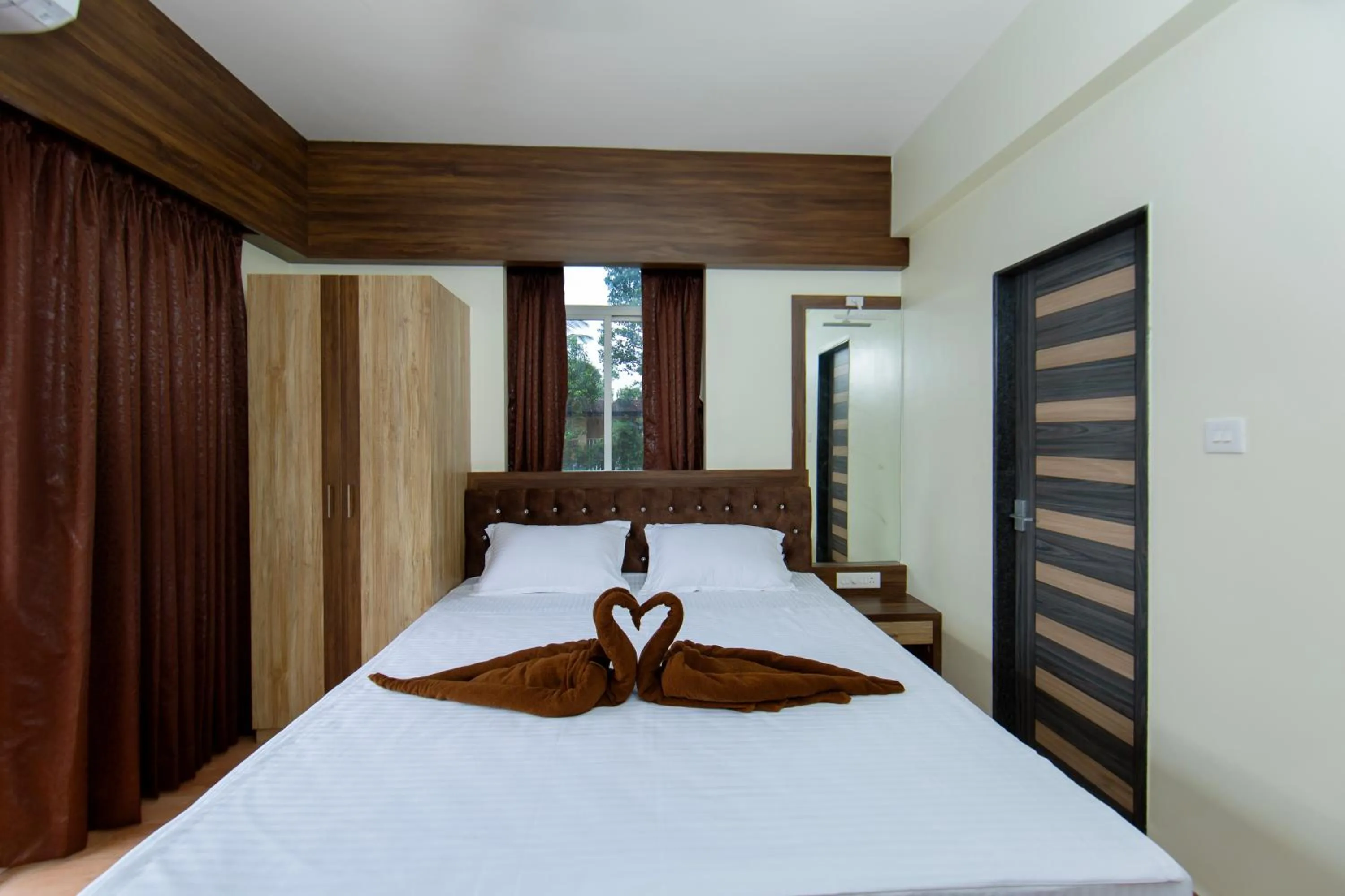 Bed in Lykke Suites- 2-min Drive to Colva Beach-By Goan Felicidade Hospitality PVT LTD
