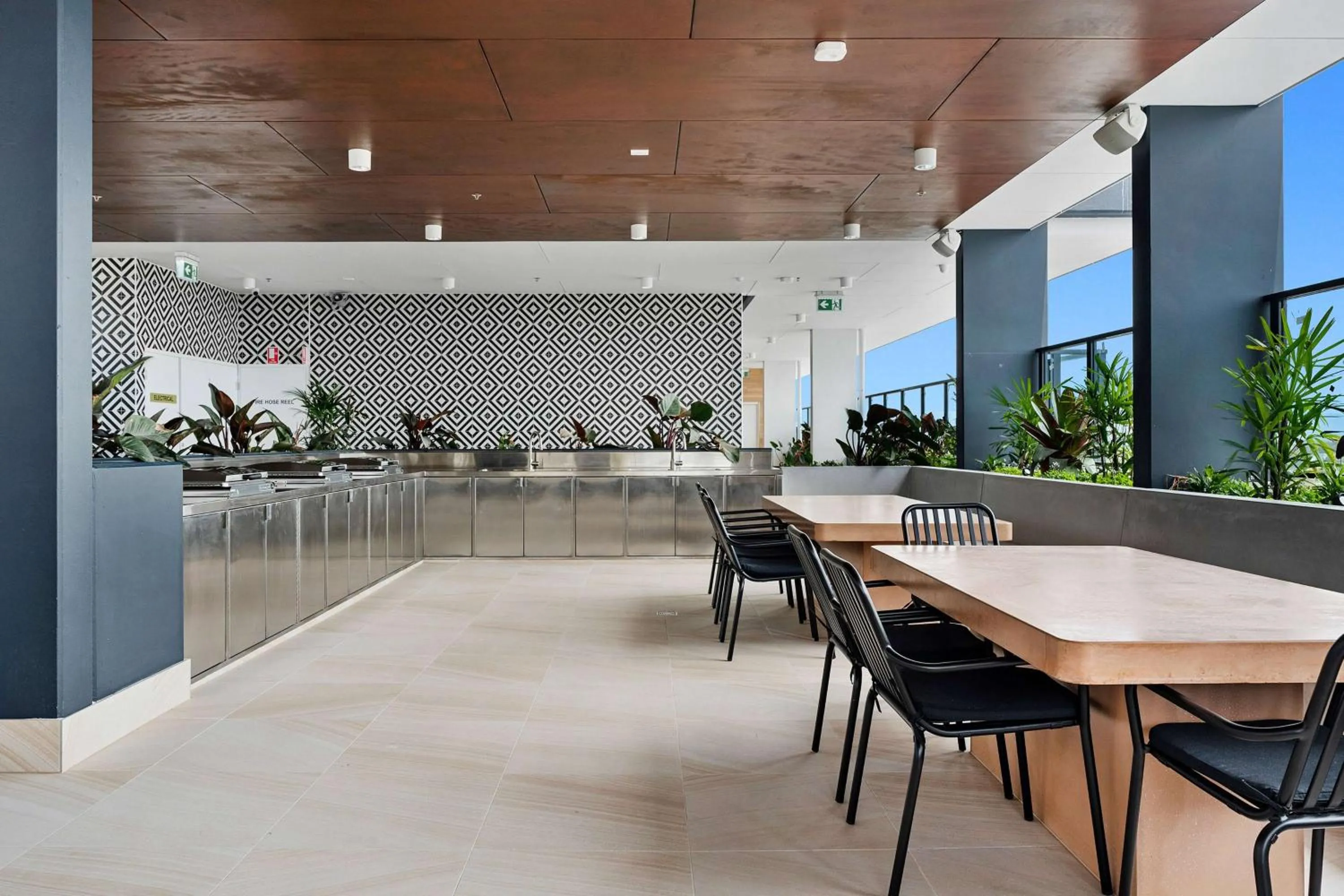 Restaurant/places to eat in TRYP by Wyndham Southport Gold Coast Hotel Apartments